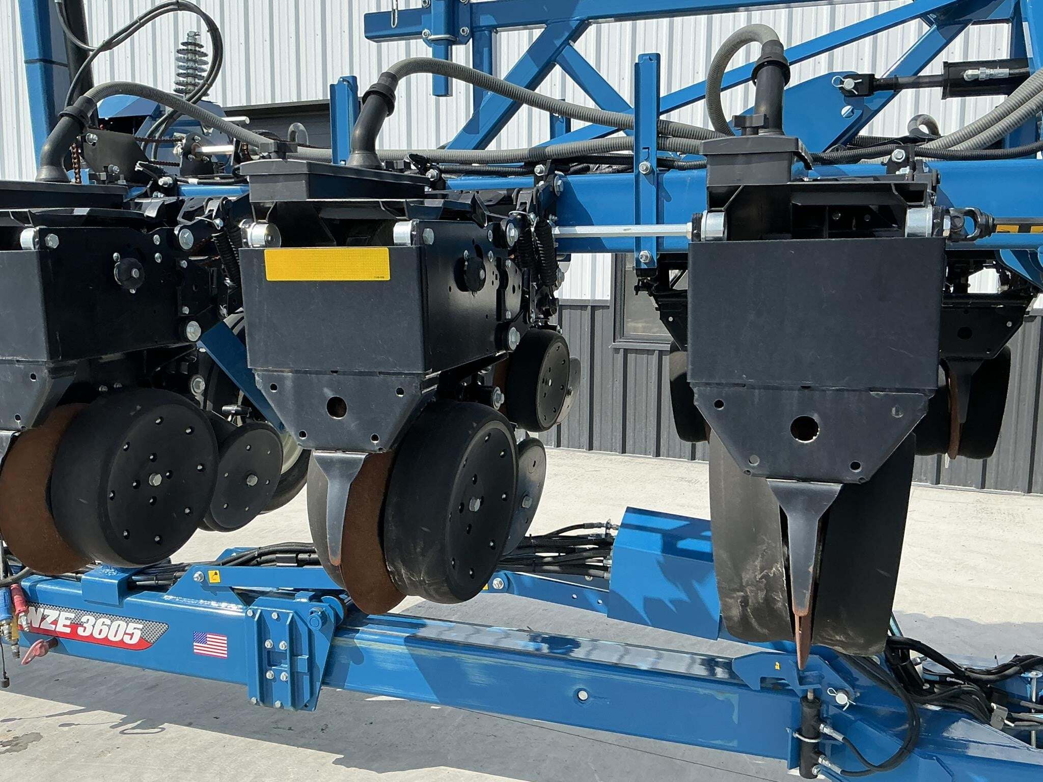 2021 Kinze 3605 Planter