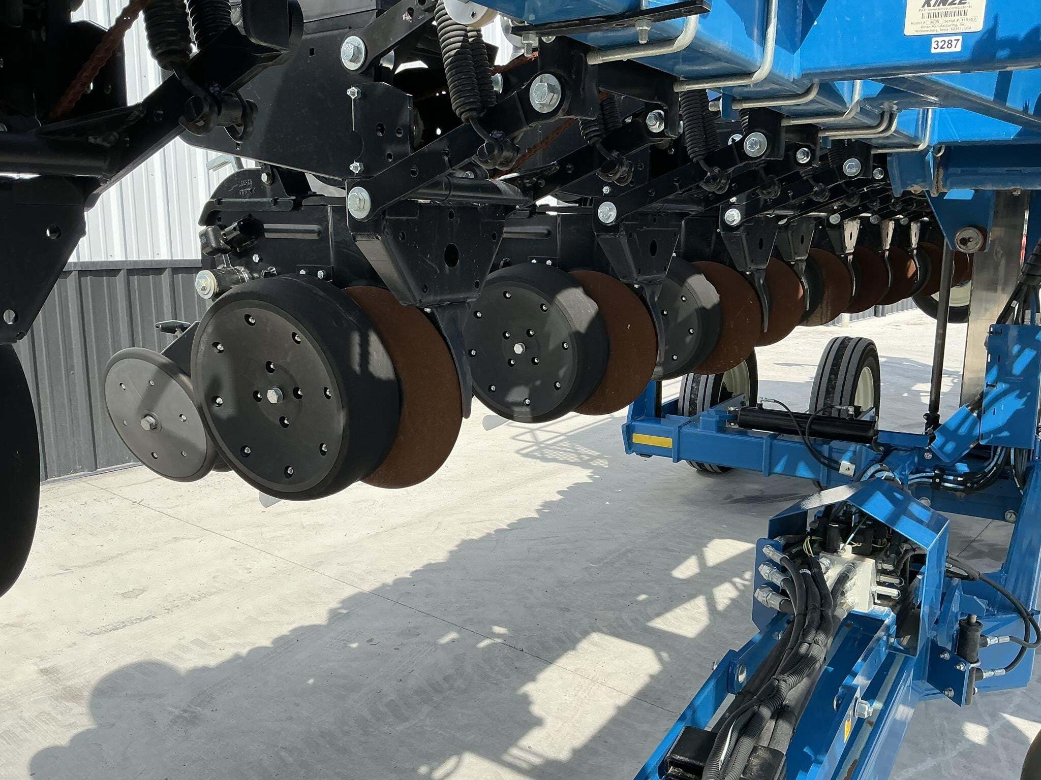 2021 Kinze 3605 Planter