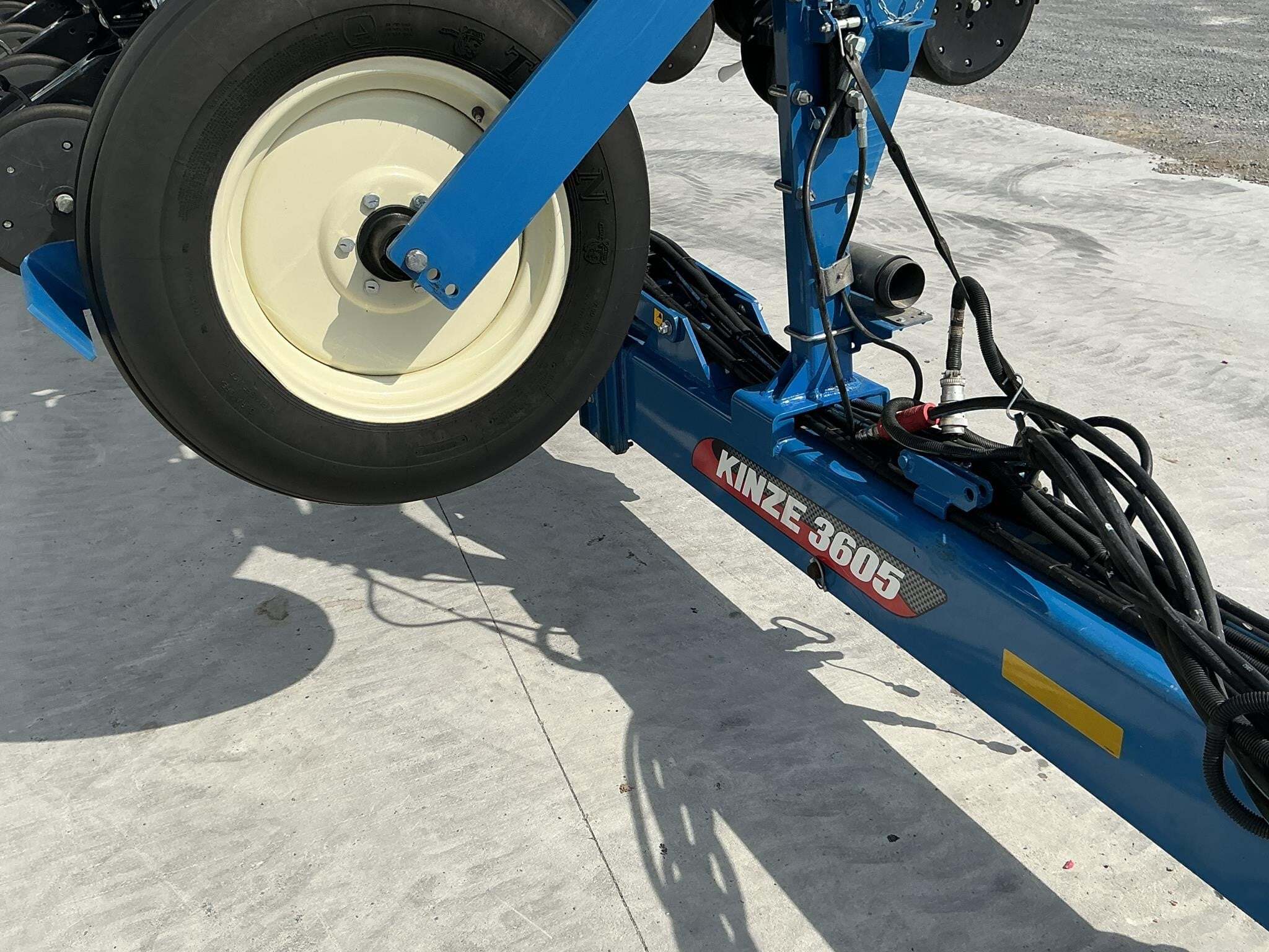 2021 Kinze 3605 Planter