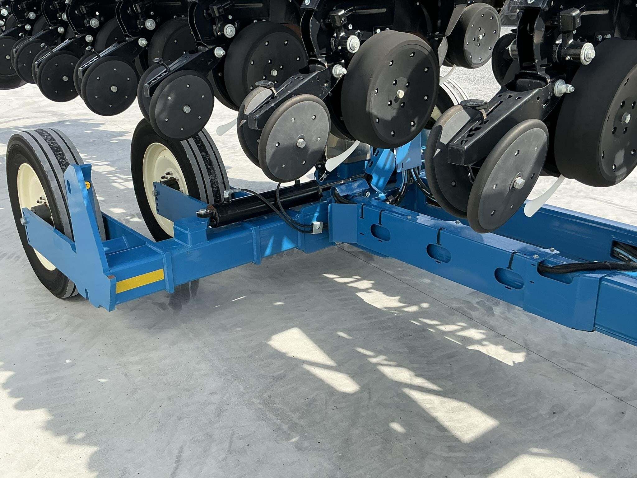 2021 Kinze 3605 Planter