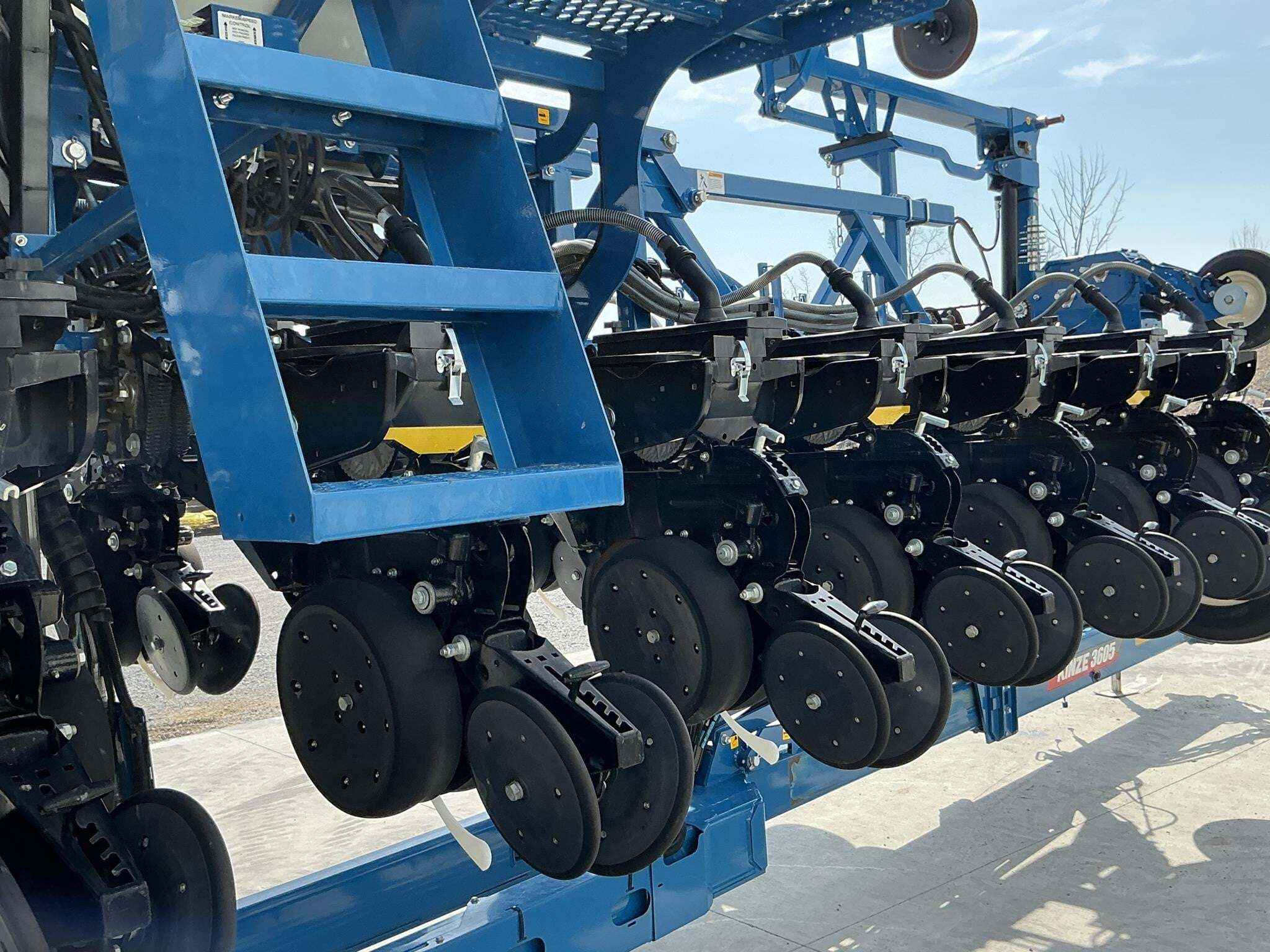 2021 Kinze 3605 Planter