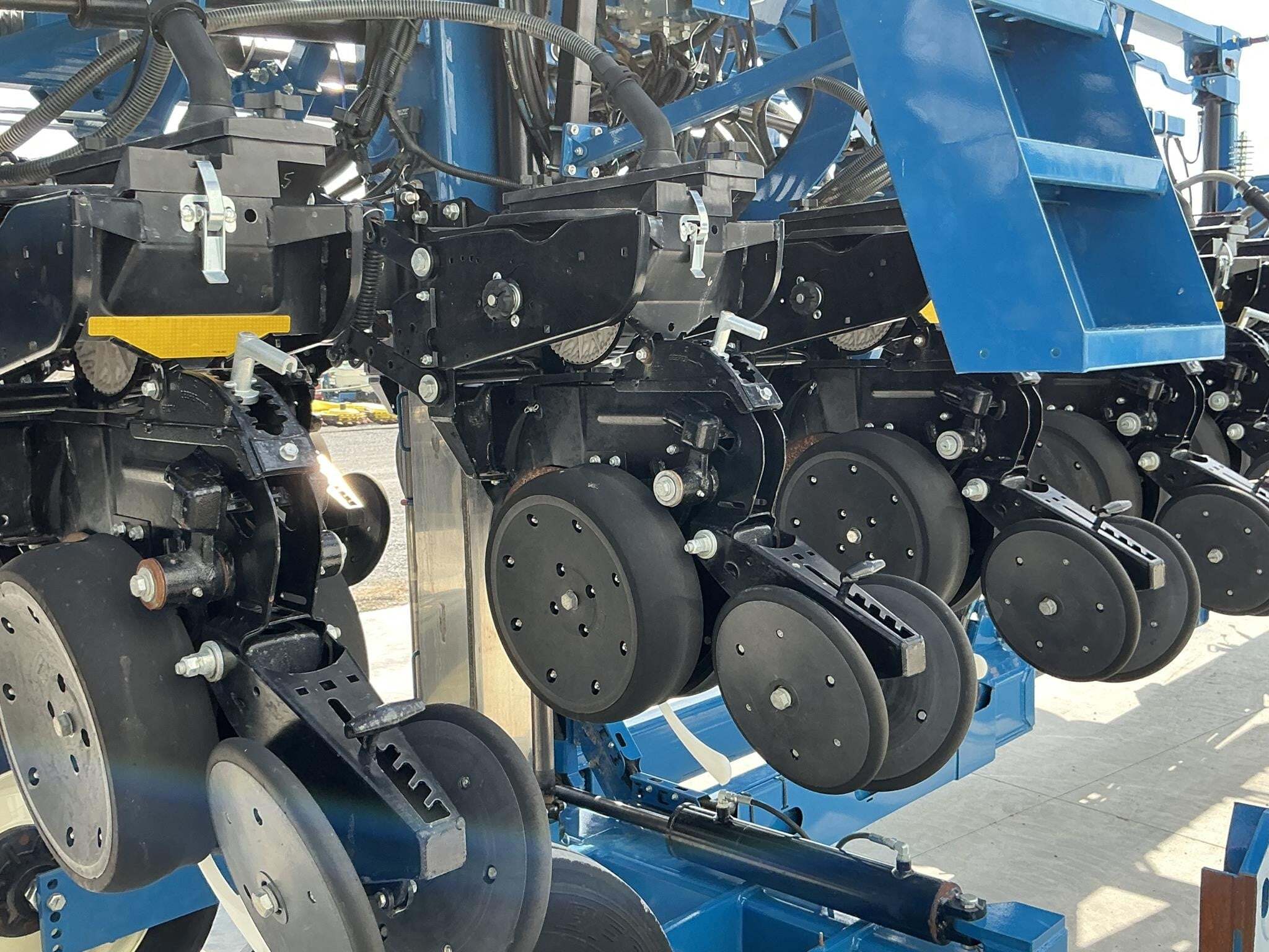 2021 Kinze 3605 Planter