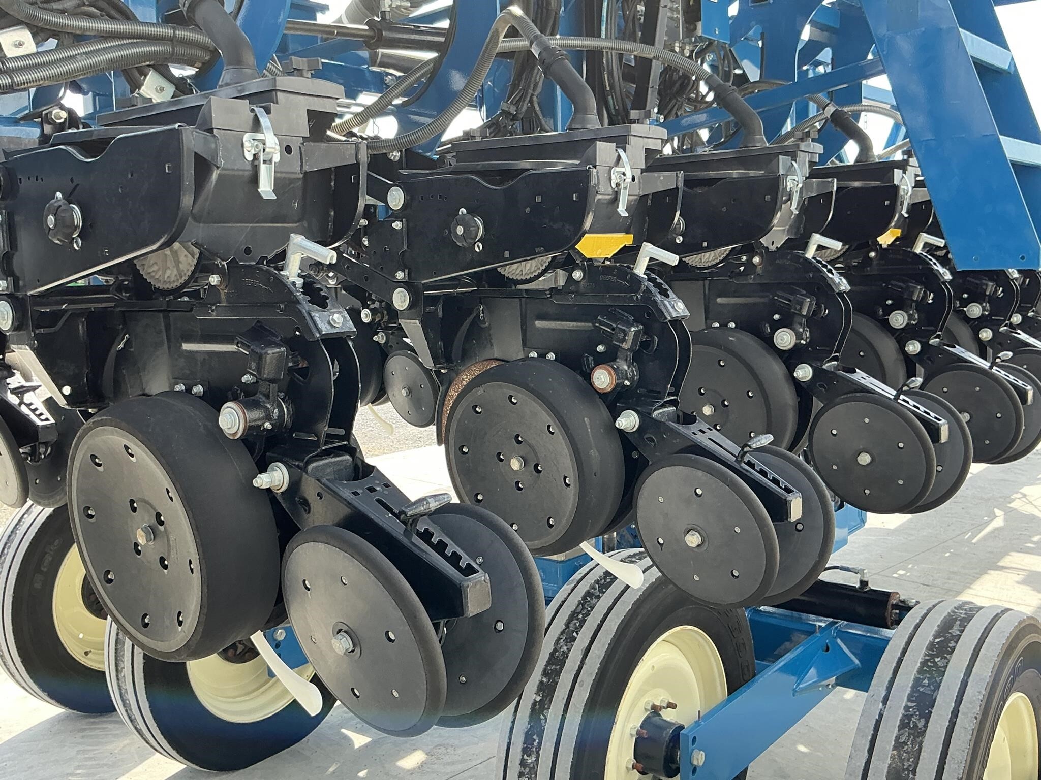 2021 Kinze 3605 Planter