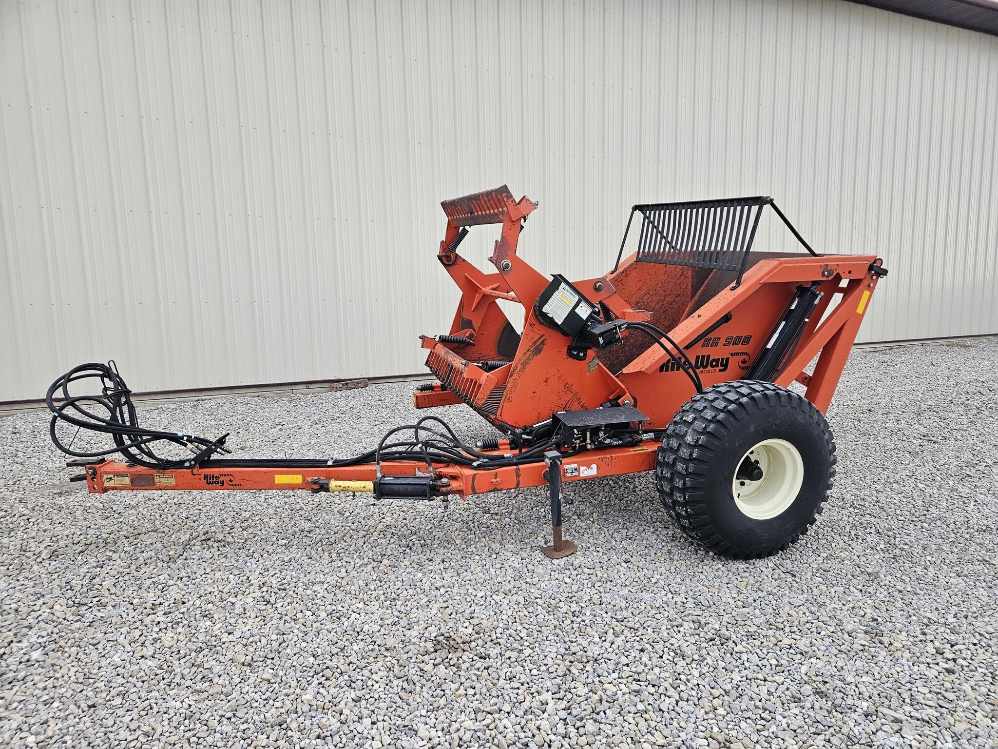 Rite Way RR900 Rock Picker - $10,900 | Machinery Pete