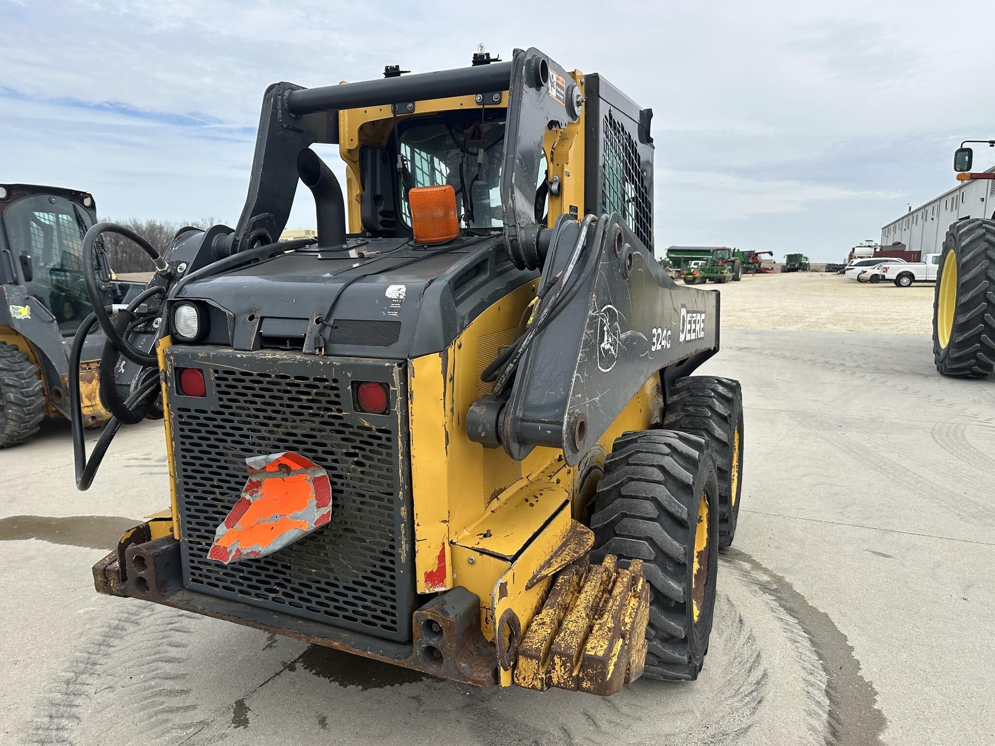 2018 Deere 324G Skid Steer