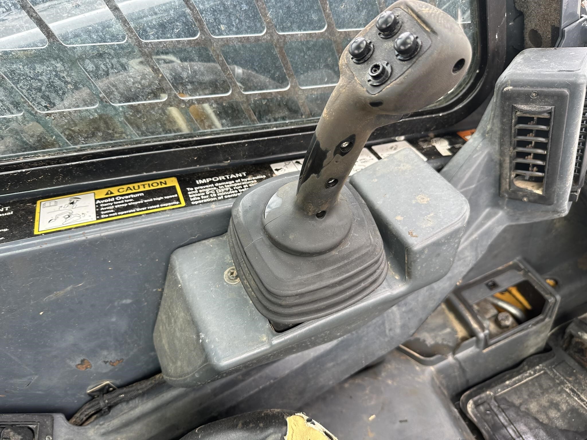 2018 Deere 324G Skid Steer