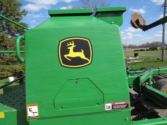 2008 John Deere 1590 Drill
