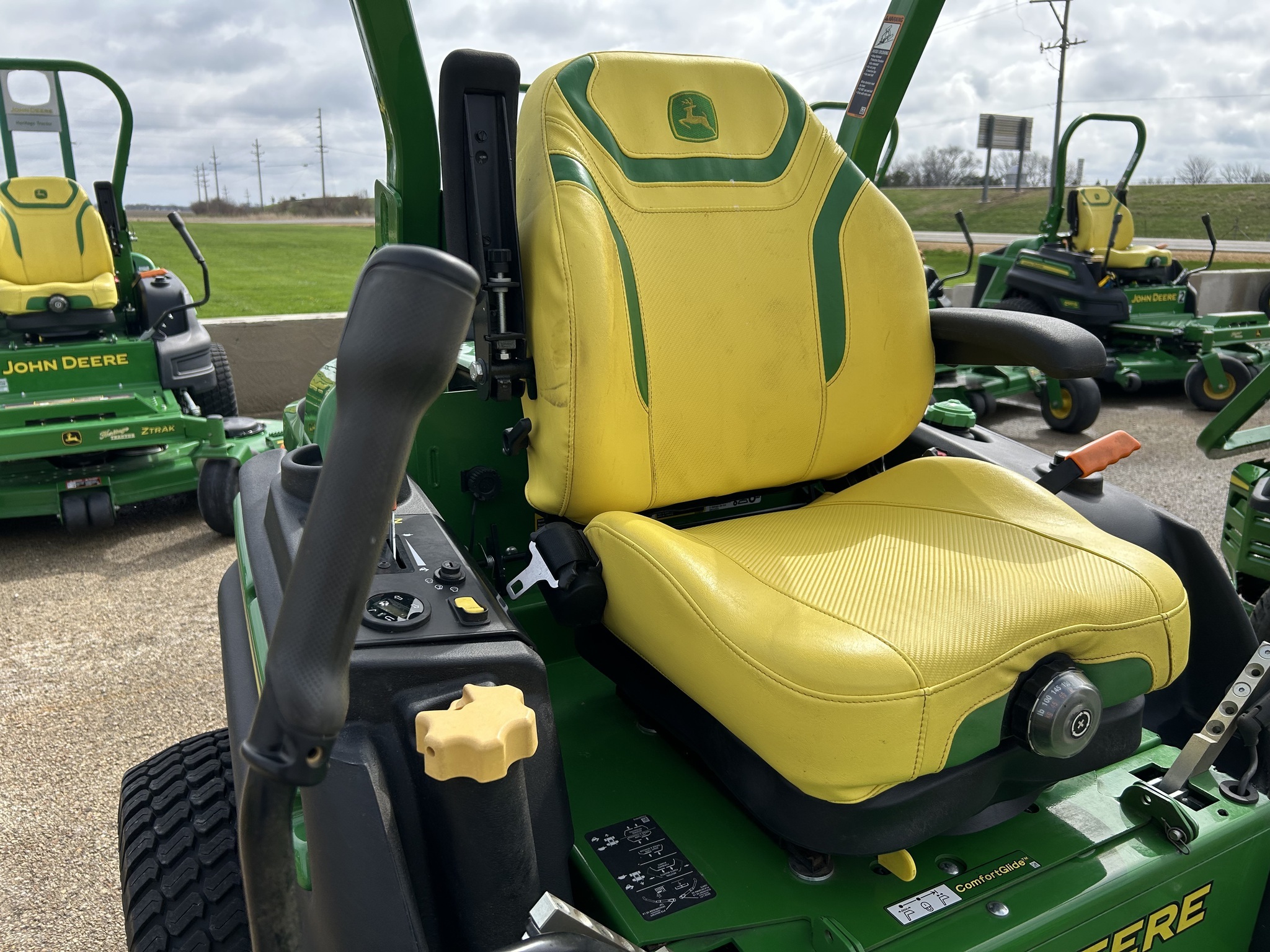 2025 John Deere Z997R Lawn Mower