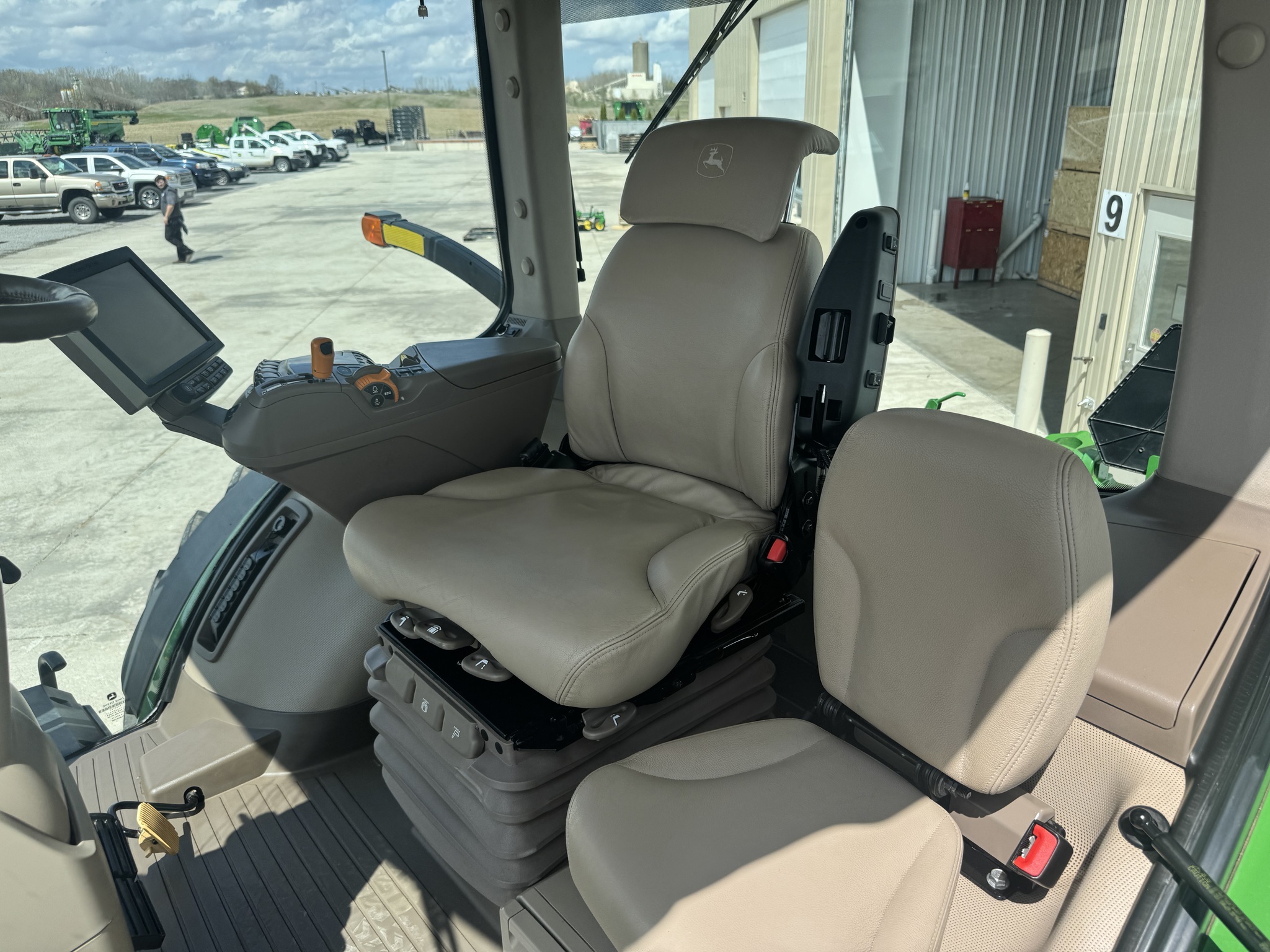 2018 John Deere 8320R Tractor