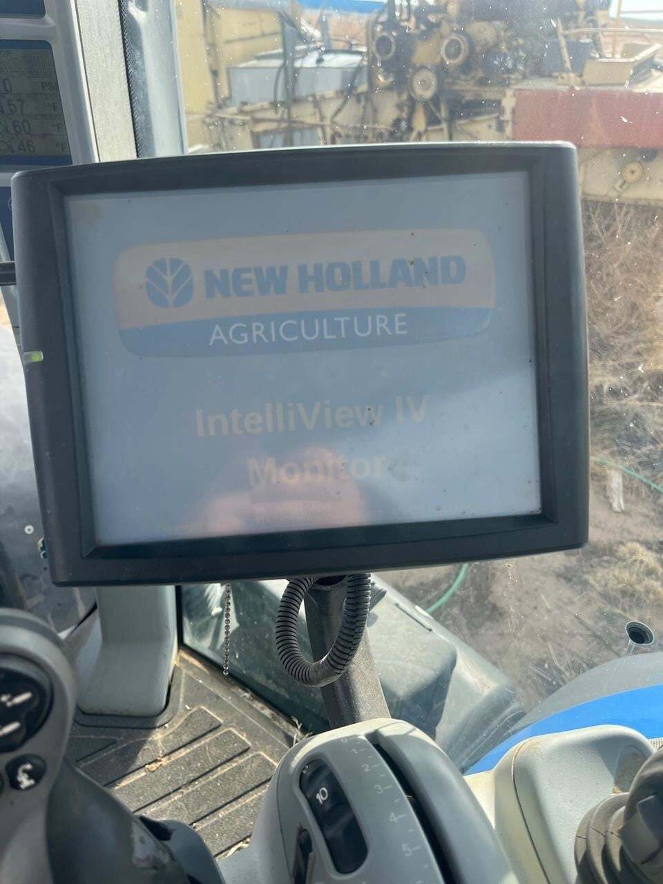 2013 New Holland T8.390 Tractor