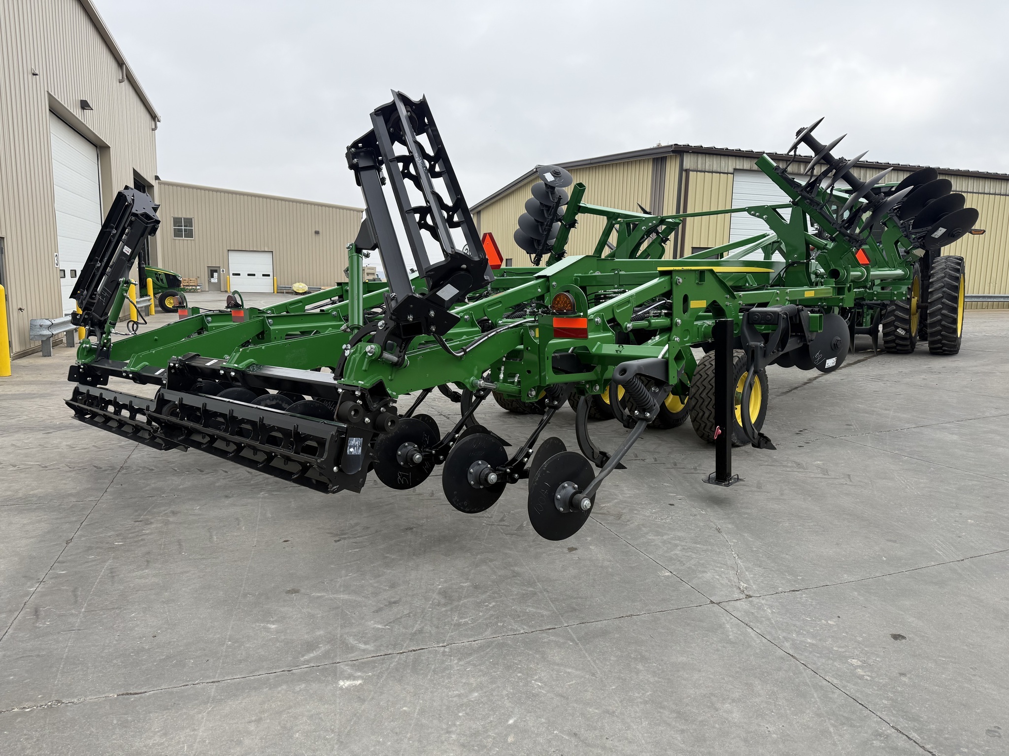 2022 John Deere 2730 Disk Chisel
