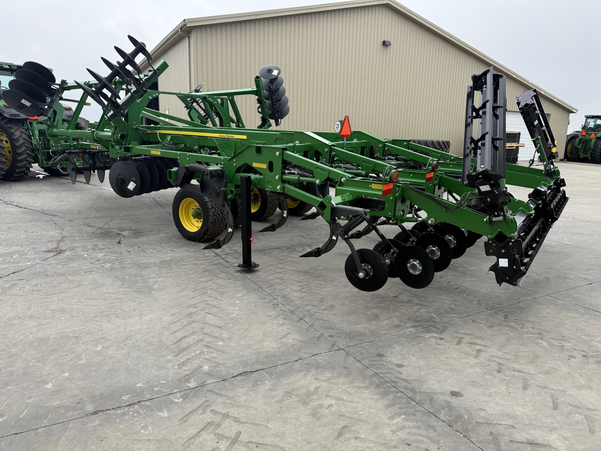 2022 John Deere 2730 Disk Chisel