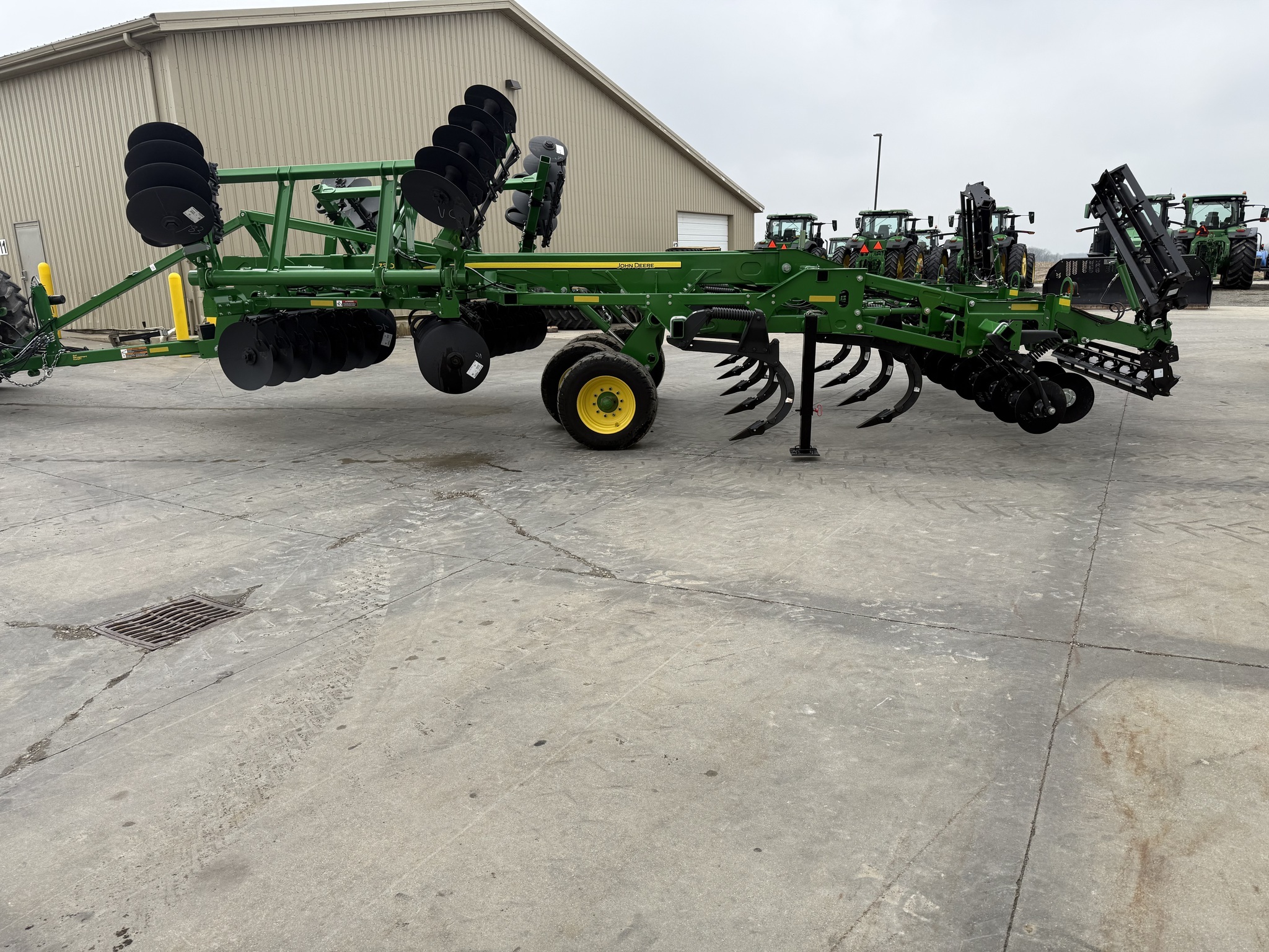 2022 John Deere 2730 Disk Chisel