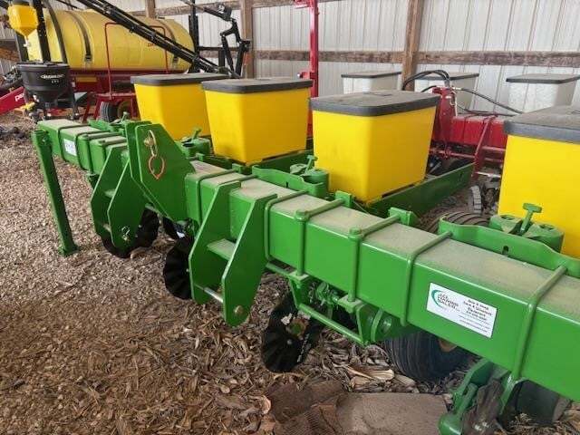  John Deere 7300 Planter
