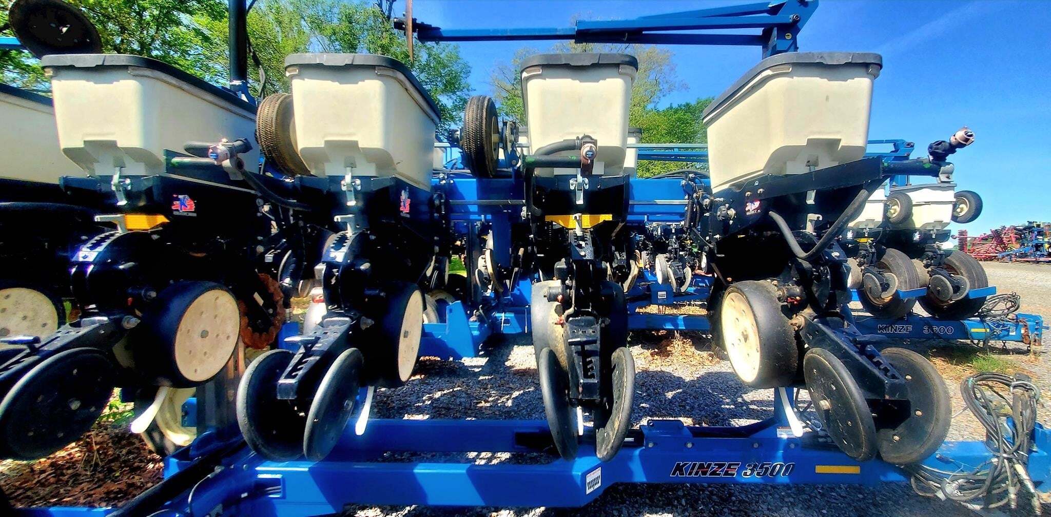  Kinze 3500 Planter