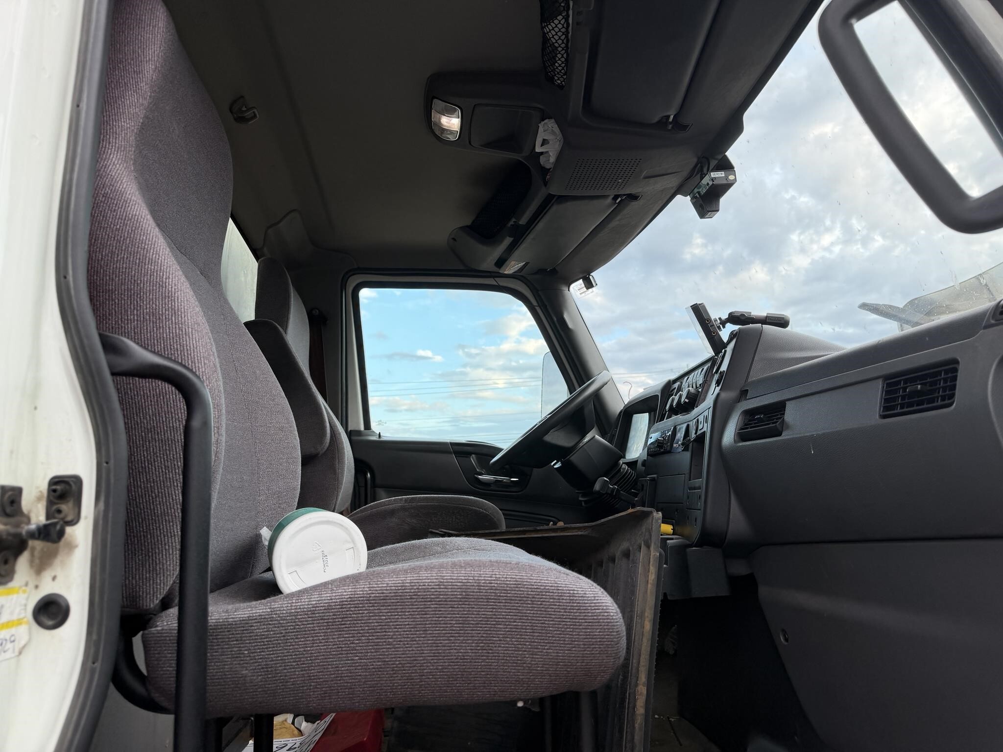 2021 International MV Box Trucks/Trailer