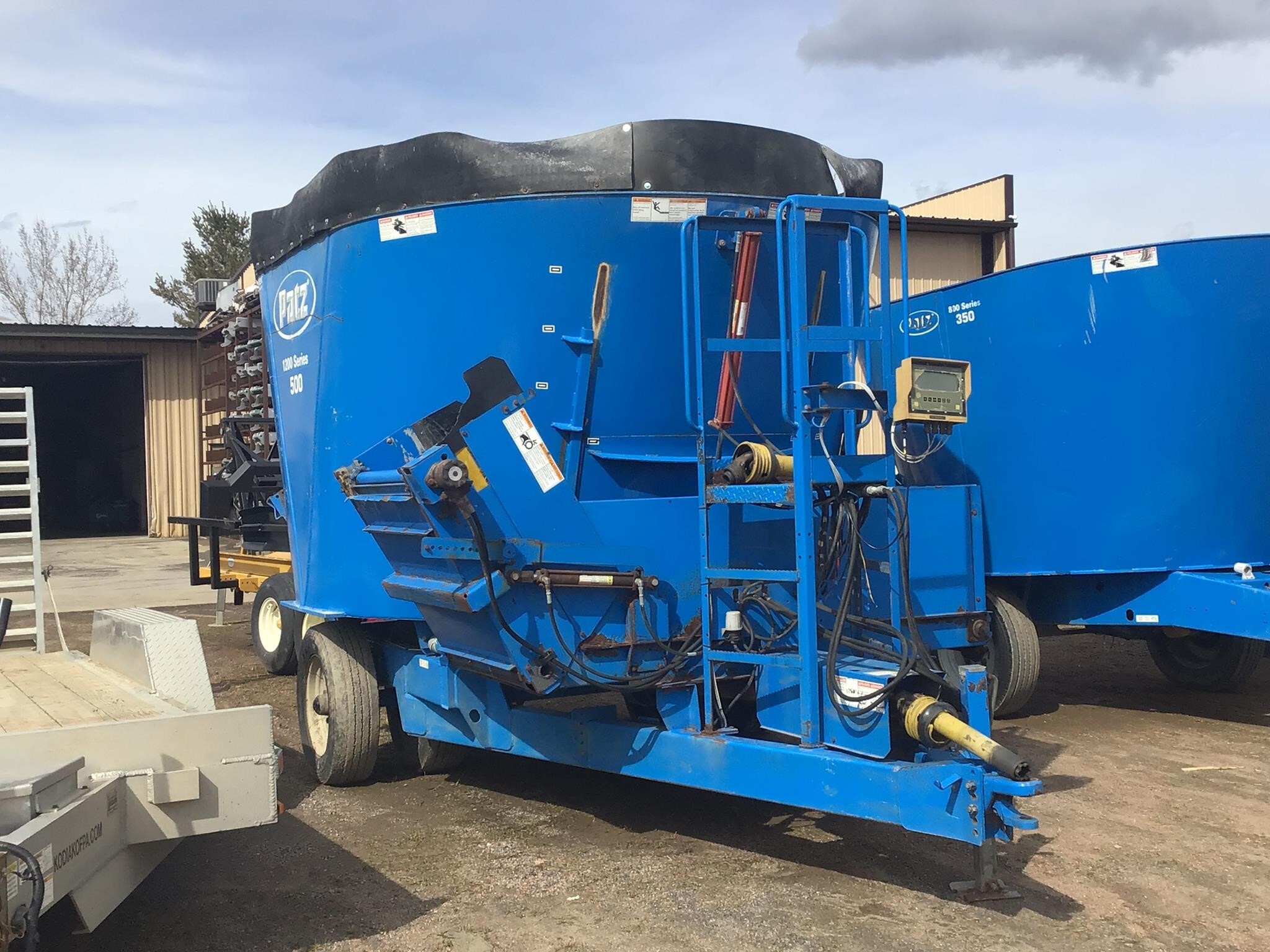  Patz 1200 SERIES 500 Feed Wagon