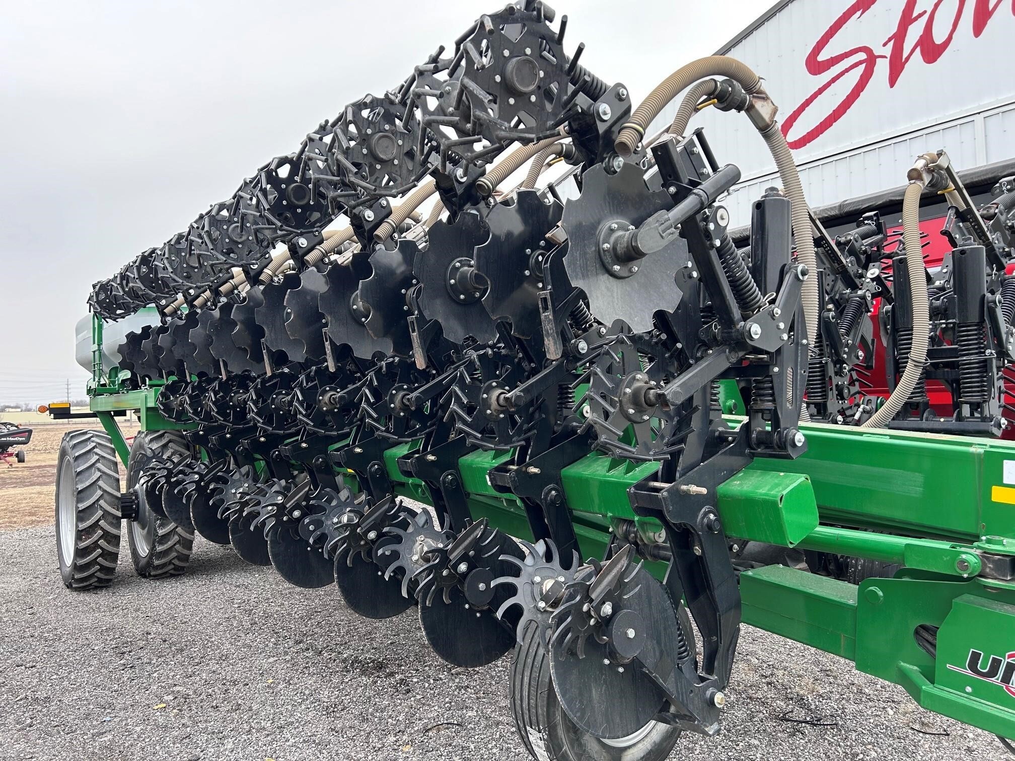 2023 Unverferth 2030DT Strip-Till