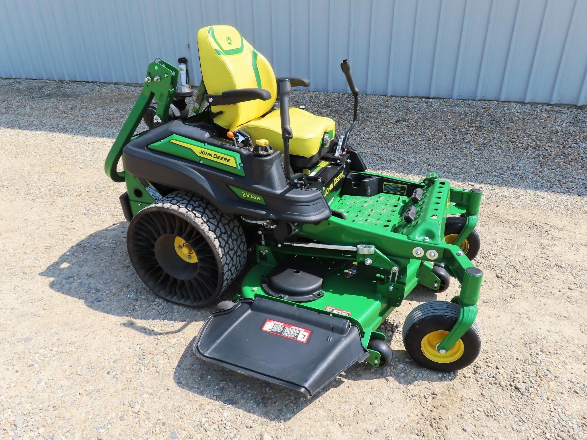 2024 John Deere Z930R Lawn Mower
