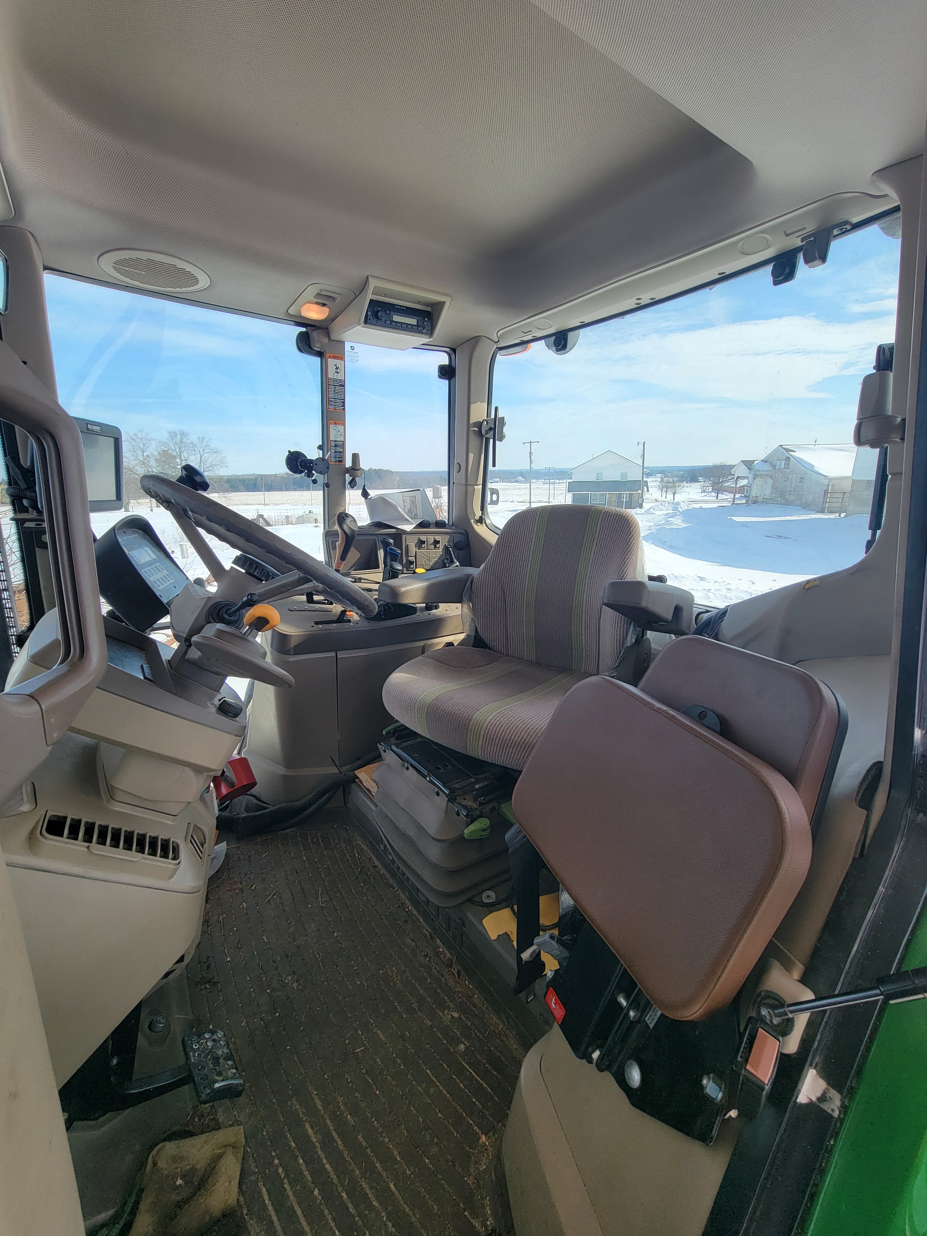 2011 John Deere 7330 Cab Miscellaneous