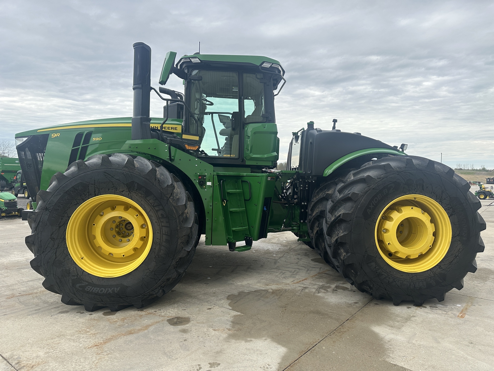 2025 John Deere 9R 590 Tractor