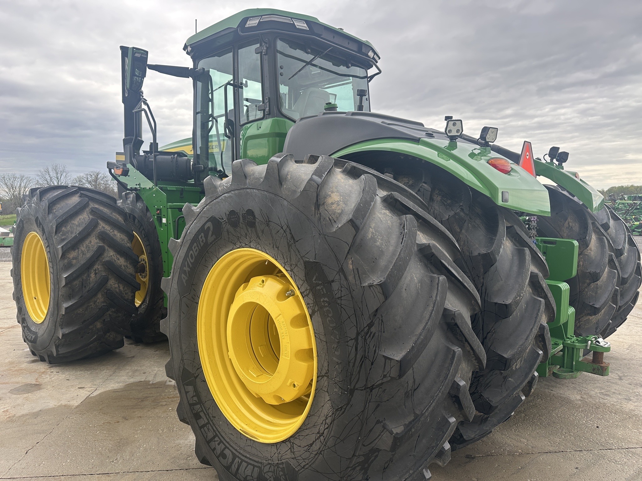 2025 John Deere 9R 590 Tractor