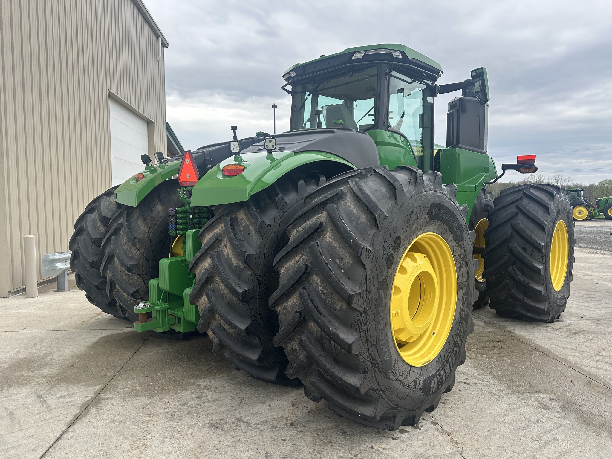 2025 John Deere 9R 590 Tractor