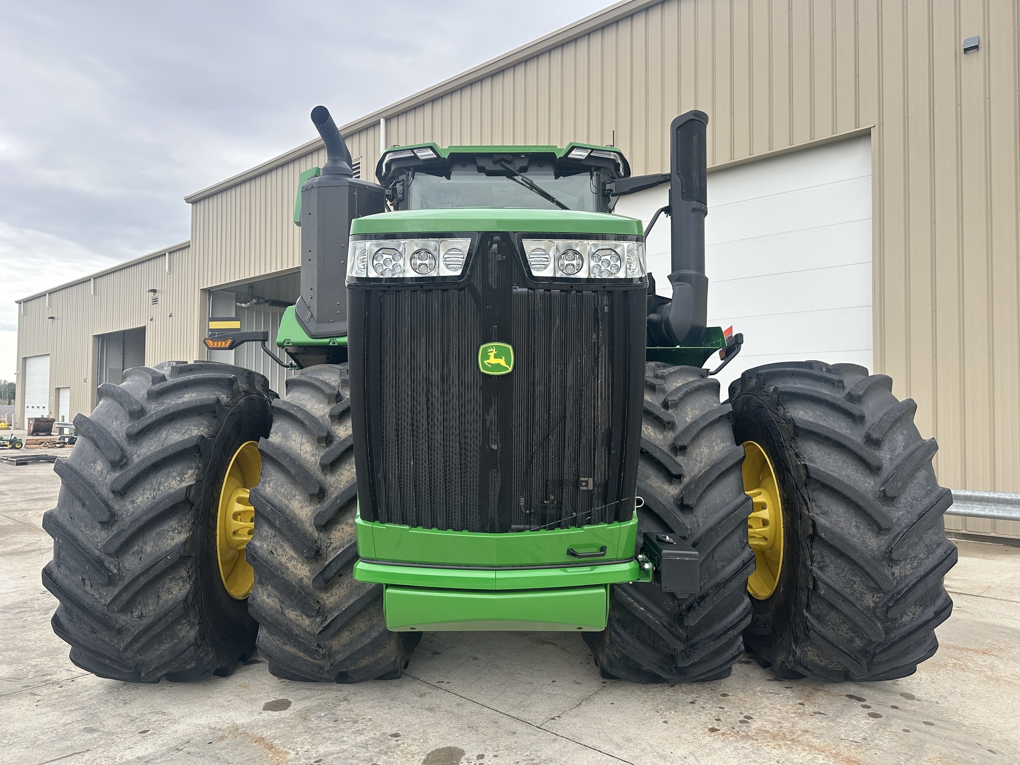 2025 John Deere 9R 590 Tractor