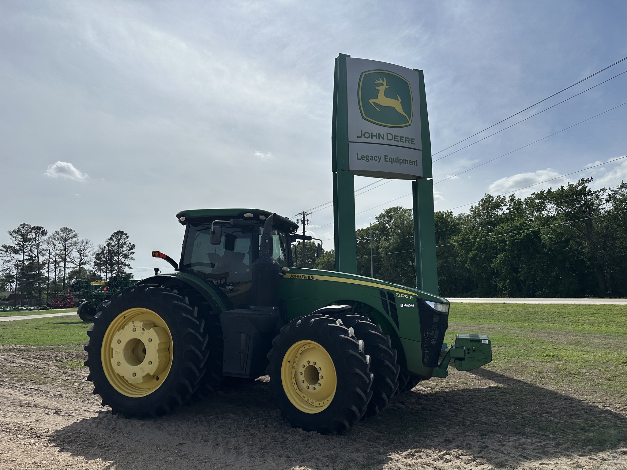 2015 John Deere 8370R Tractor