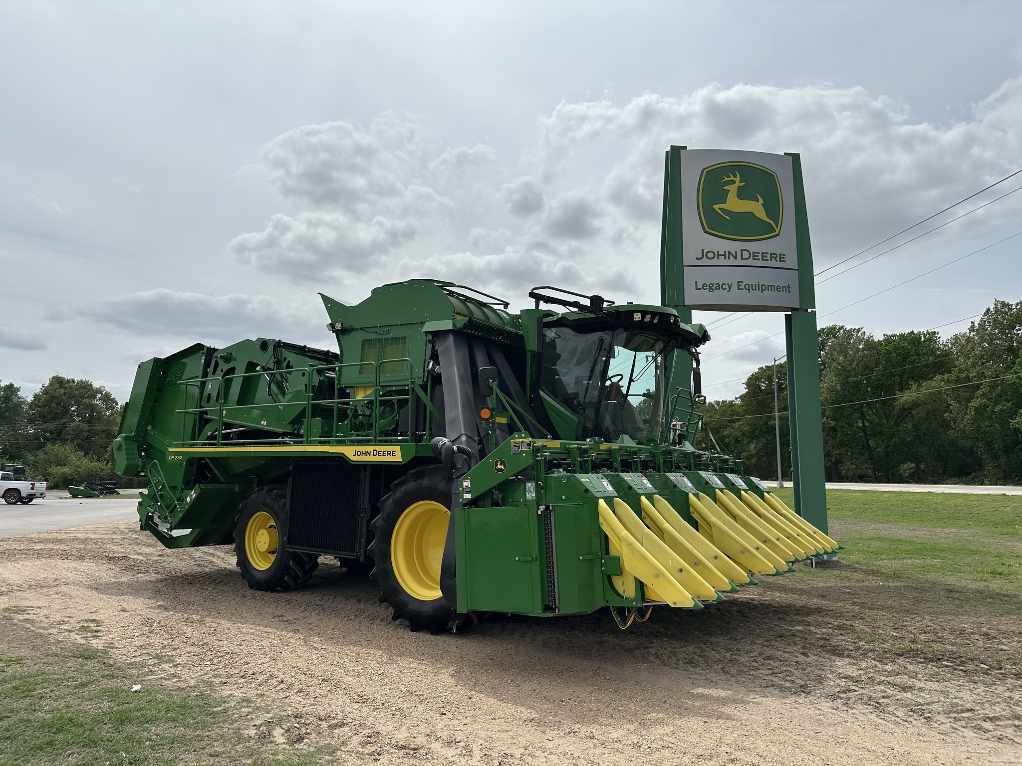 2024 John Deere CP770 Cotton Equipment