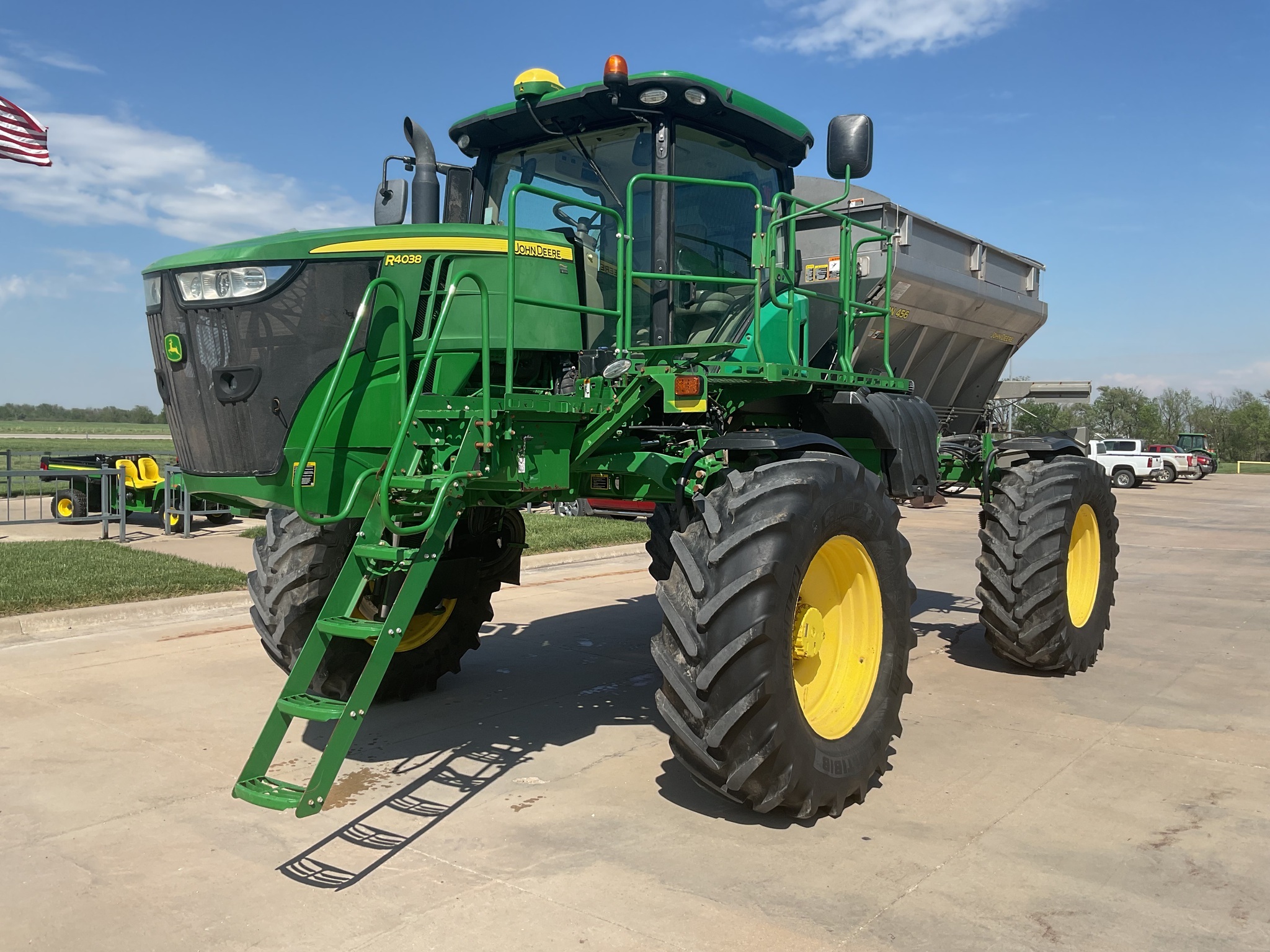 2019 John Deere R4038 Self-Propelled Sprayer