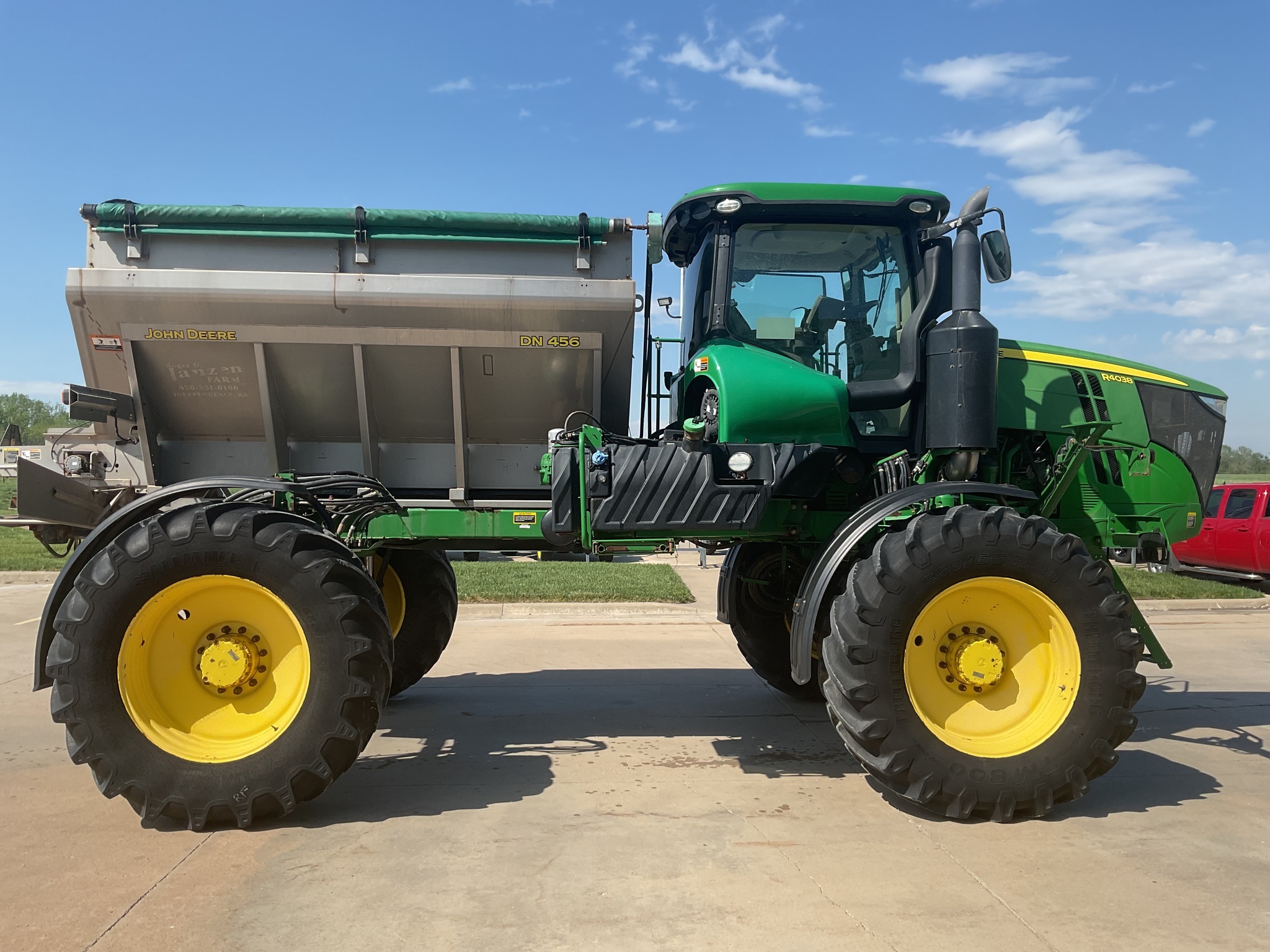 2019 John Deere R4038 Self-Propelled Sprayer