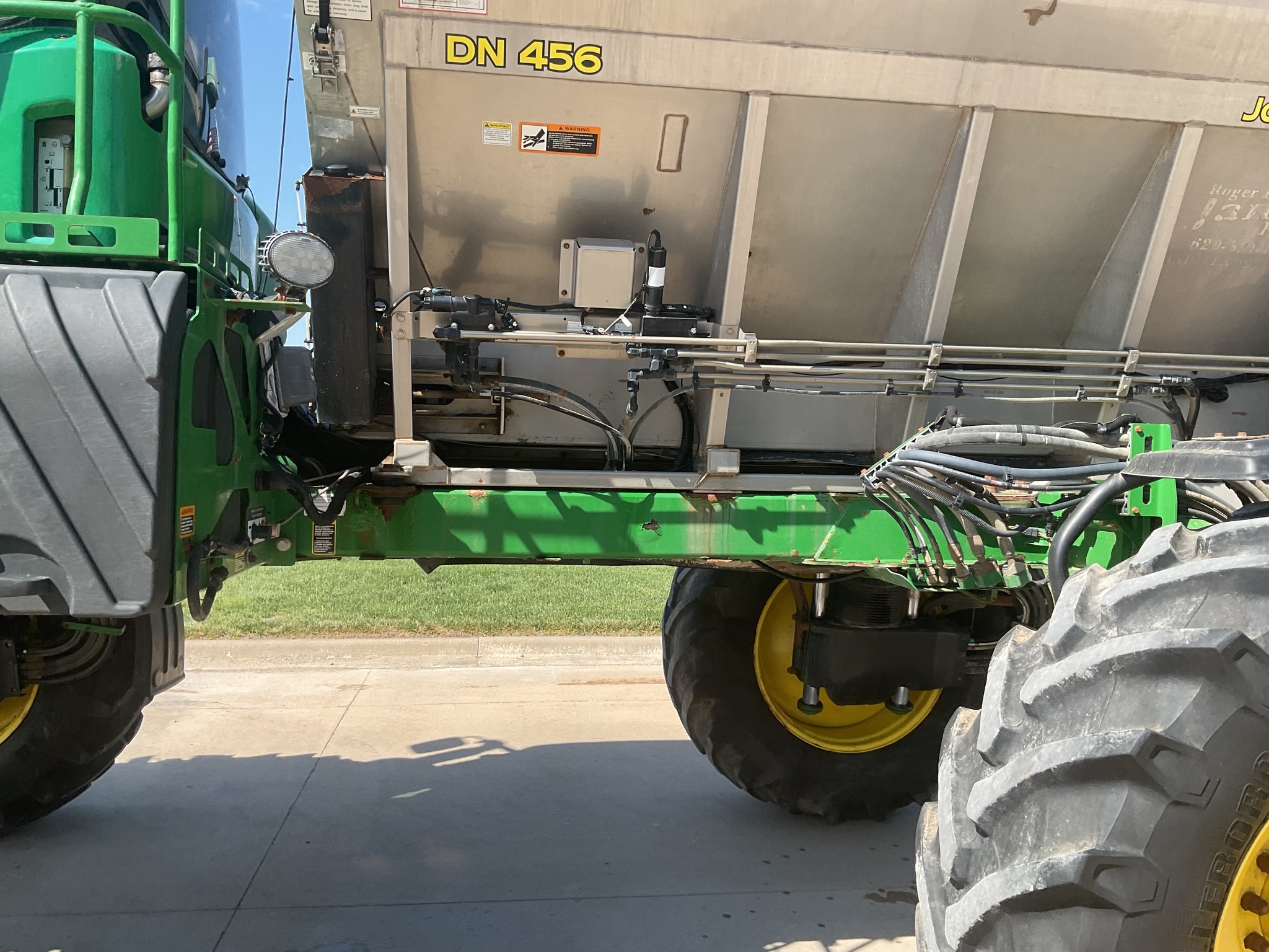 2019 John Deere R4038 Self-Propelled Sprayer