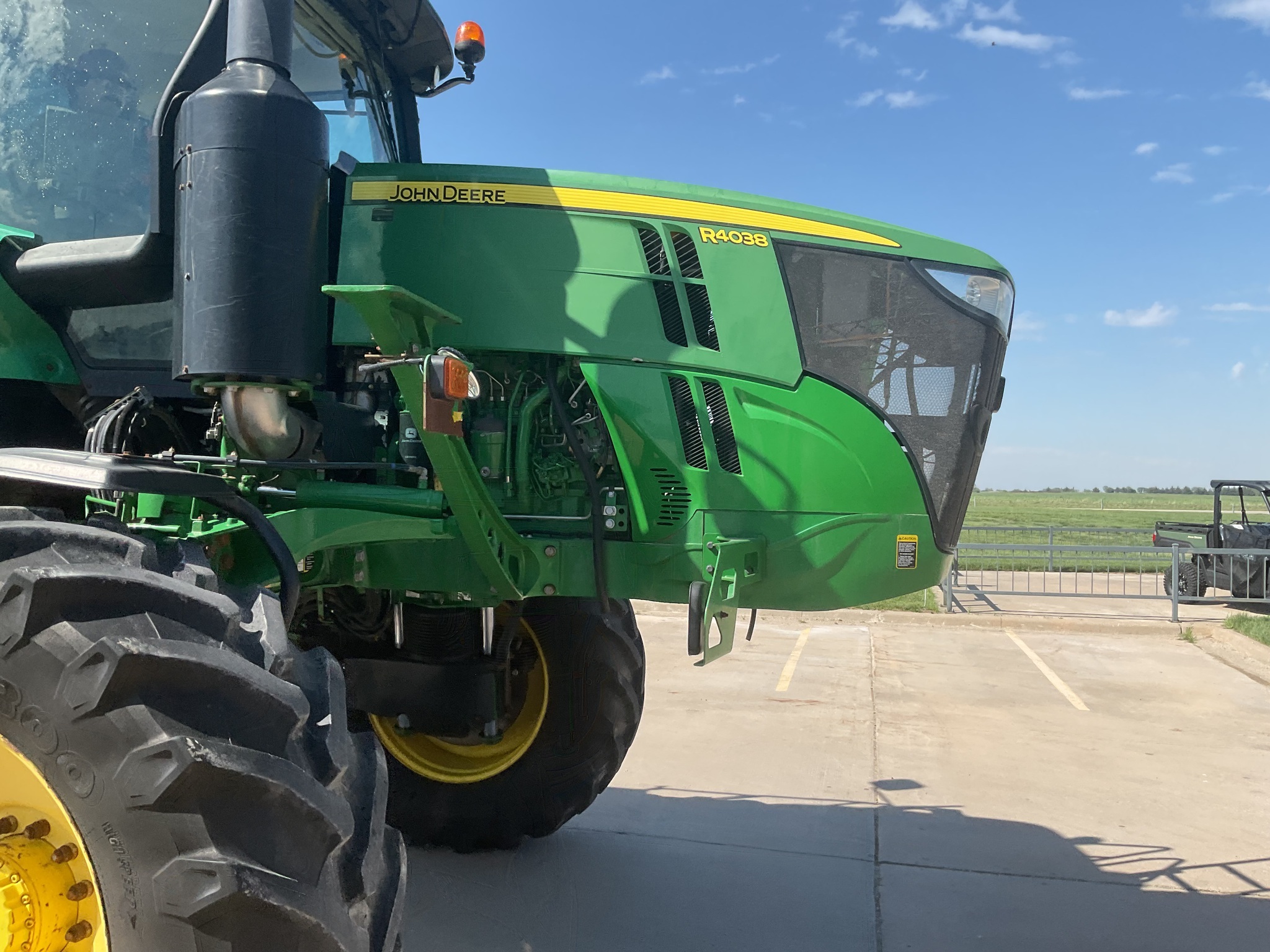 2019 John Deere R4038 Self-Propelled Sprayer