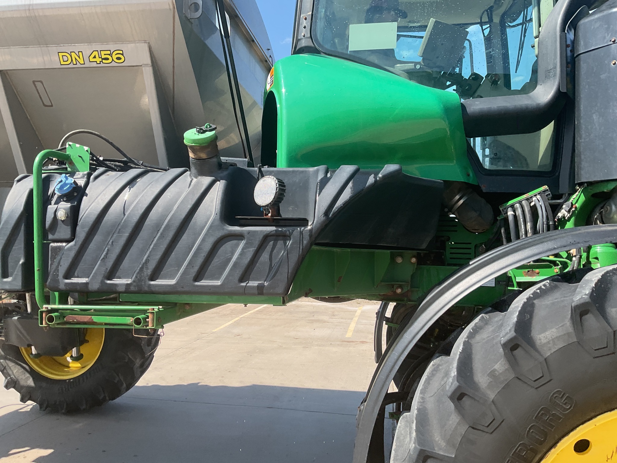 2019 John Deere R4038 Self-Propelled Sprayer