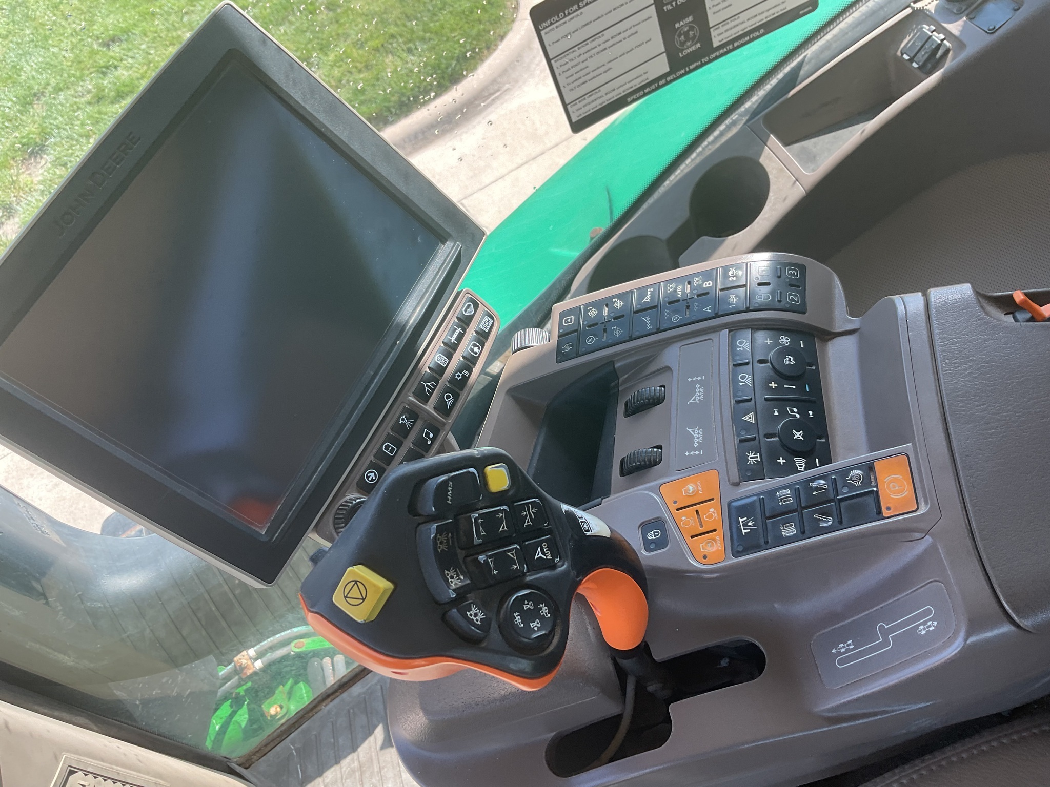 2019 John Deere R4038 Self-Propelled Sprayer