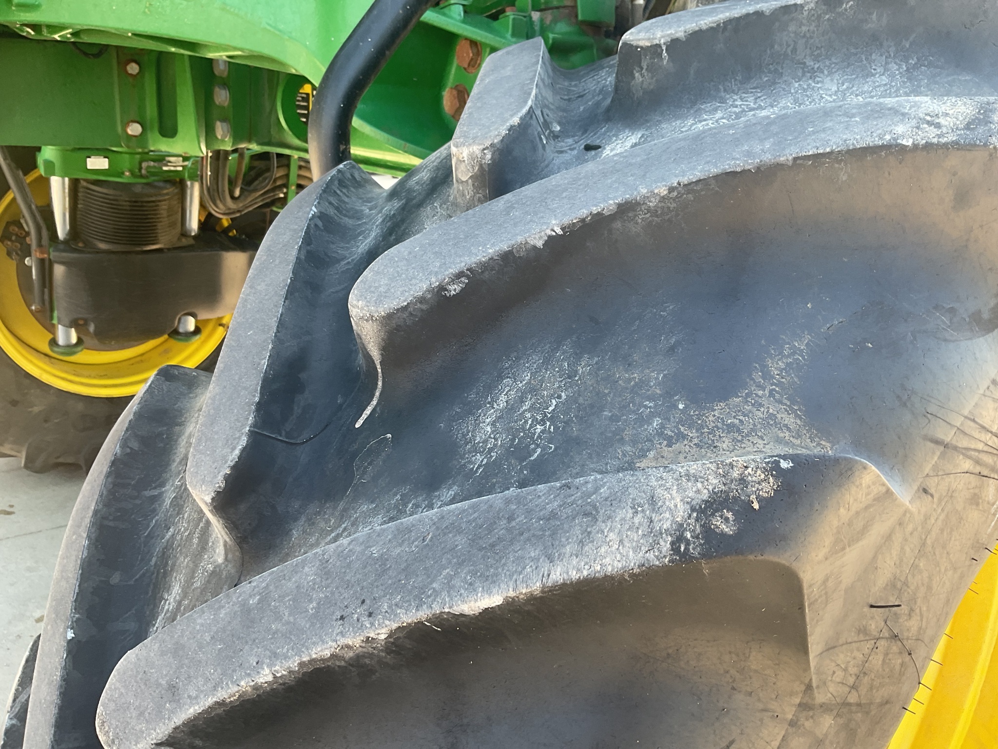 2019 John Deere R4038 Self-Propelled Sprayer