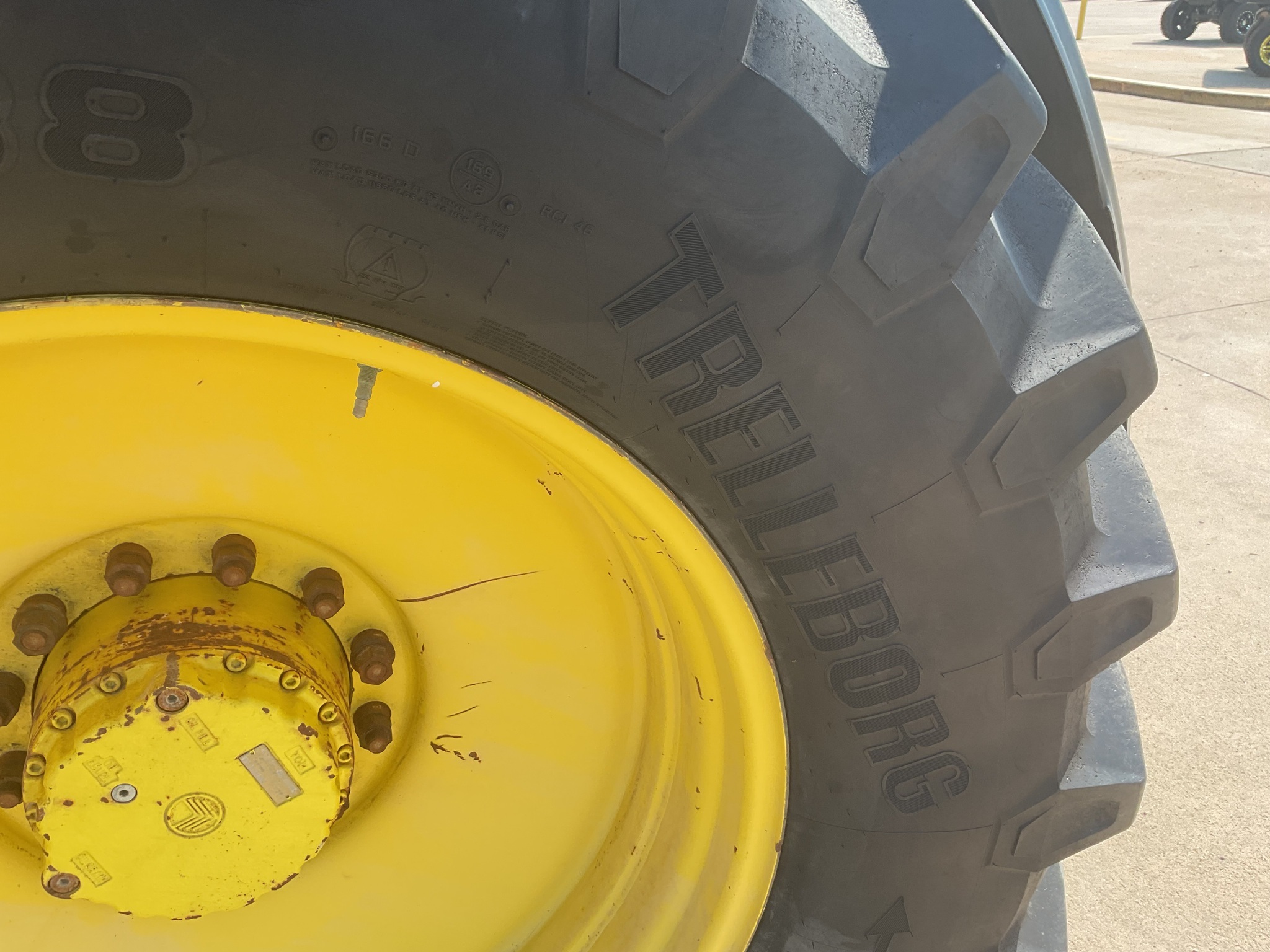 2019 John Deere R4038 Self-Propelled Sprayer