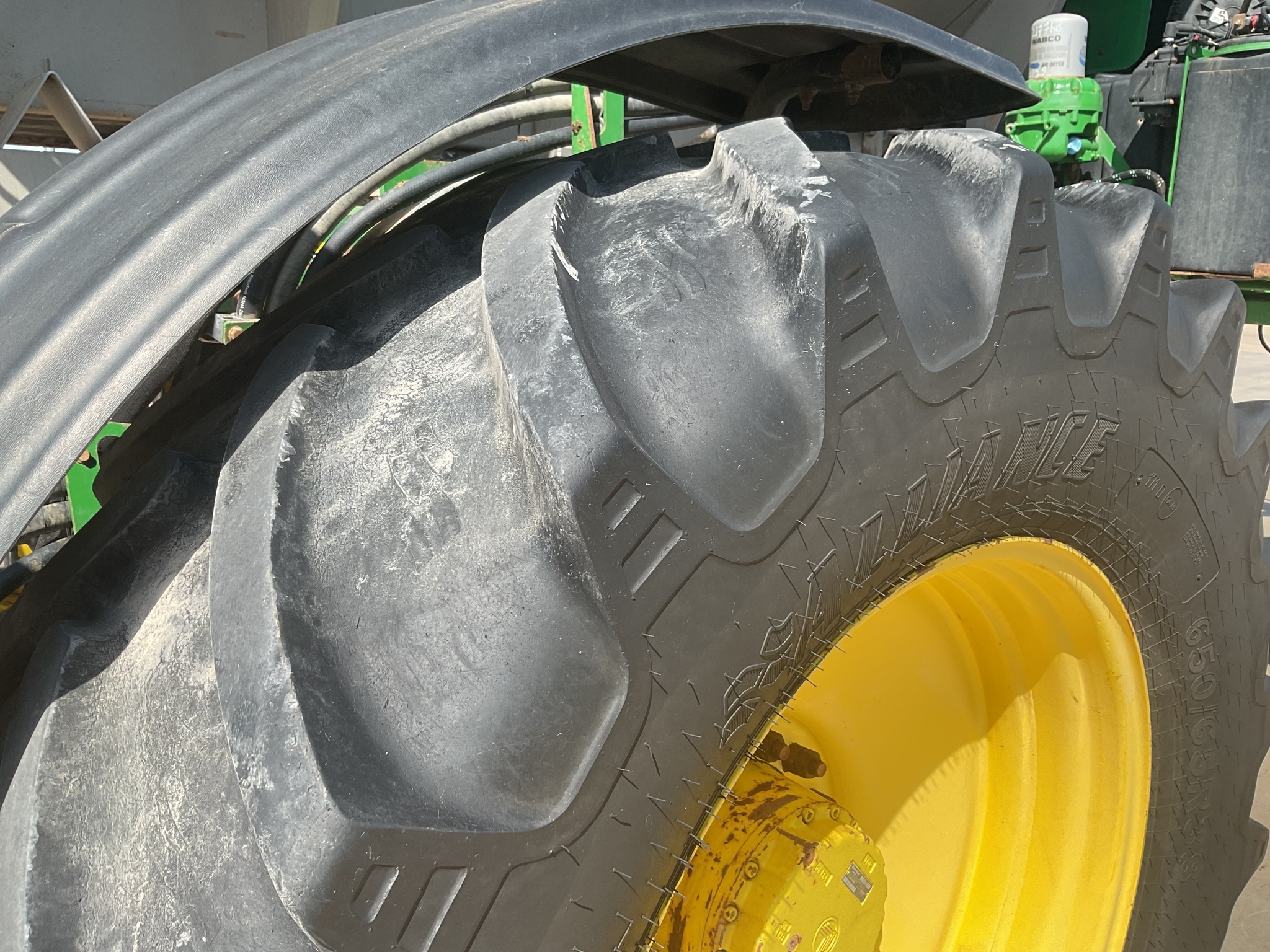 2019 John Deere R4038 Self-Propelled Sprayer