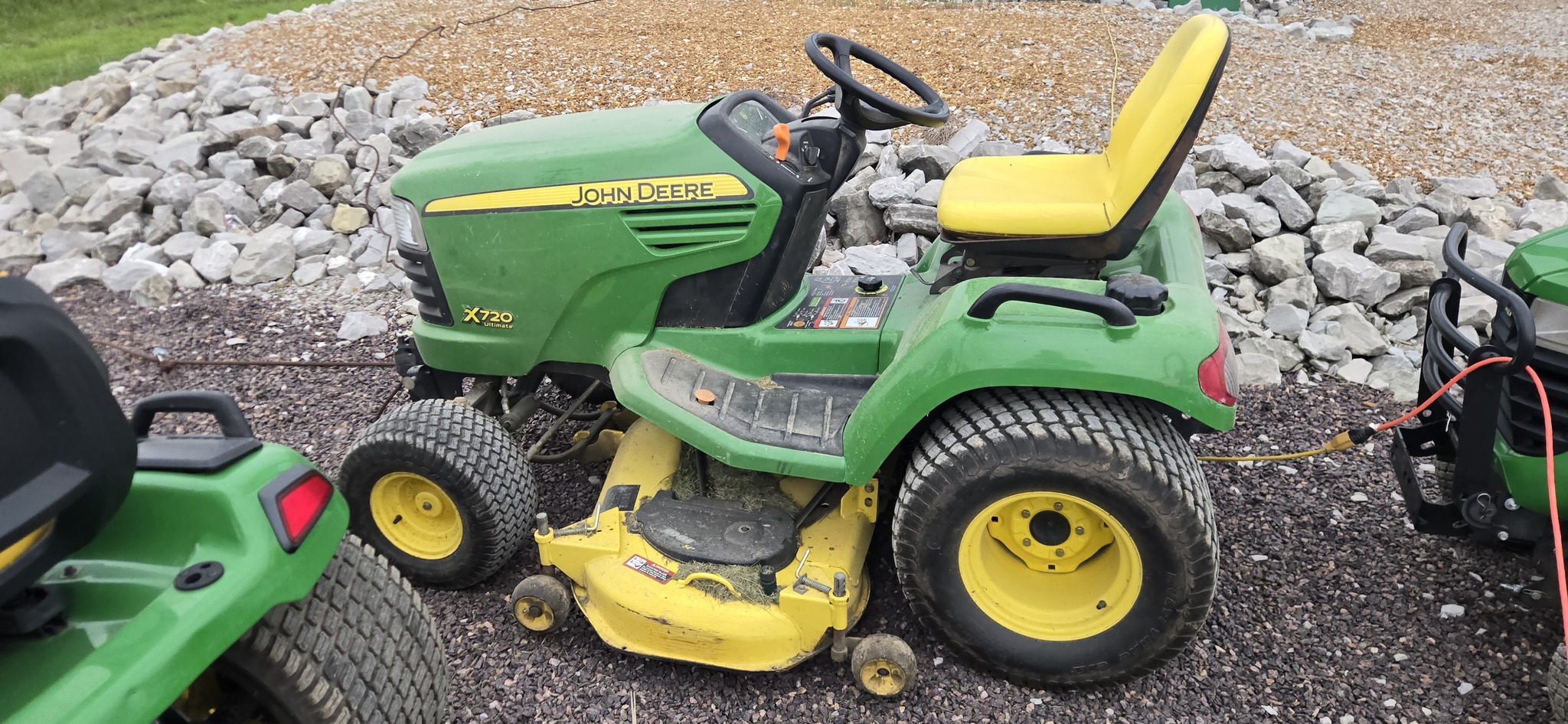2010 John Deere X720 Lawn Mower