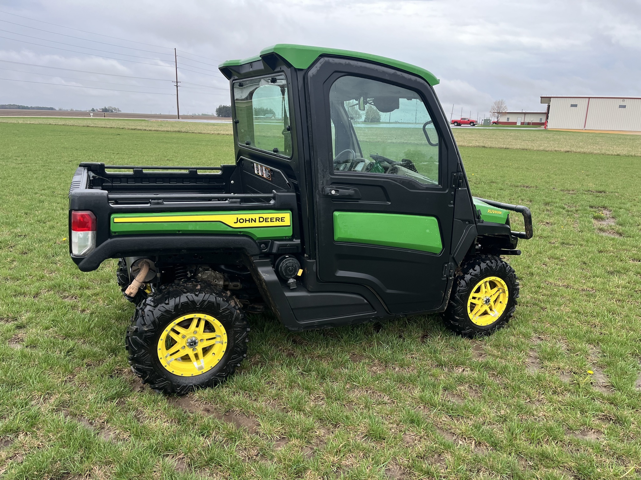 2022 John Deere XUV835R ATVs and Utility Vehicle