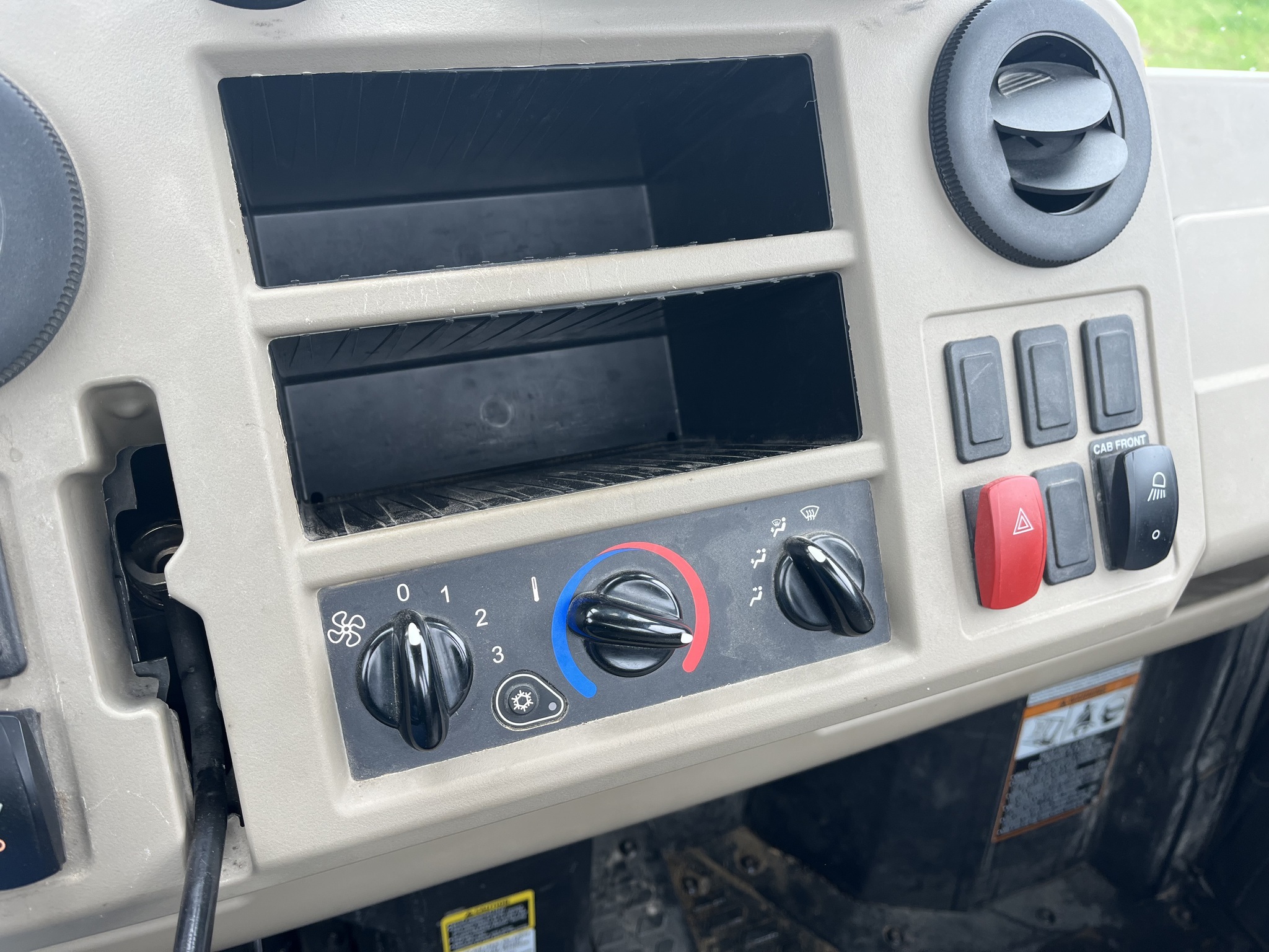 2022 John Deere XUV835R ATVs and Utility Vehicle
