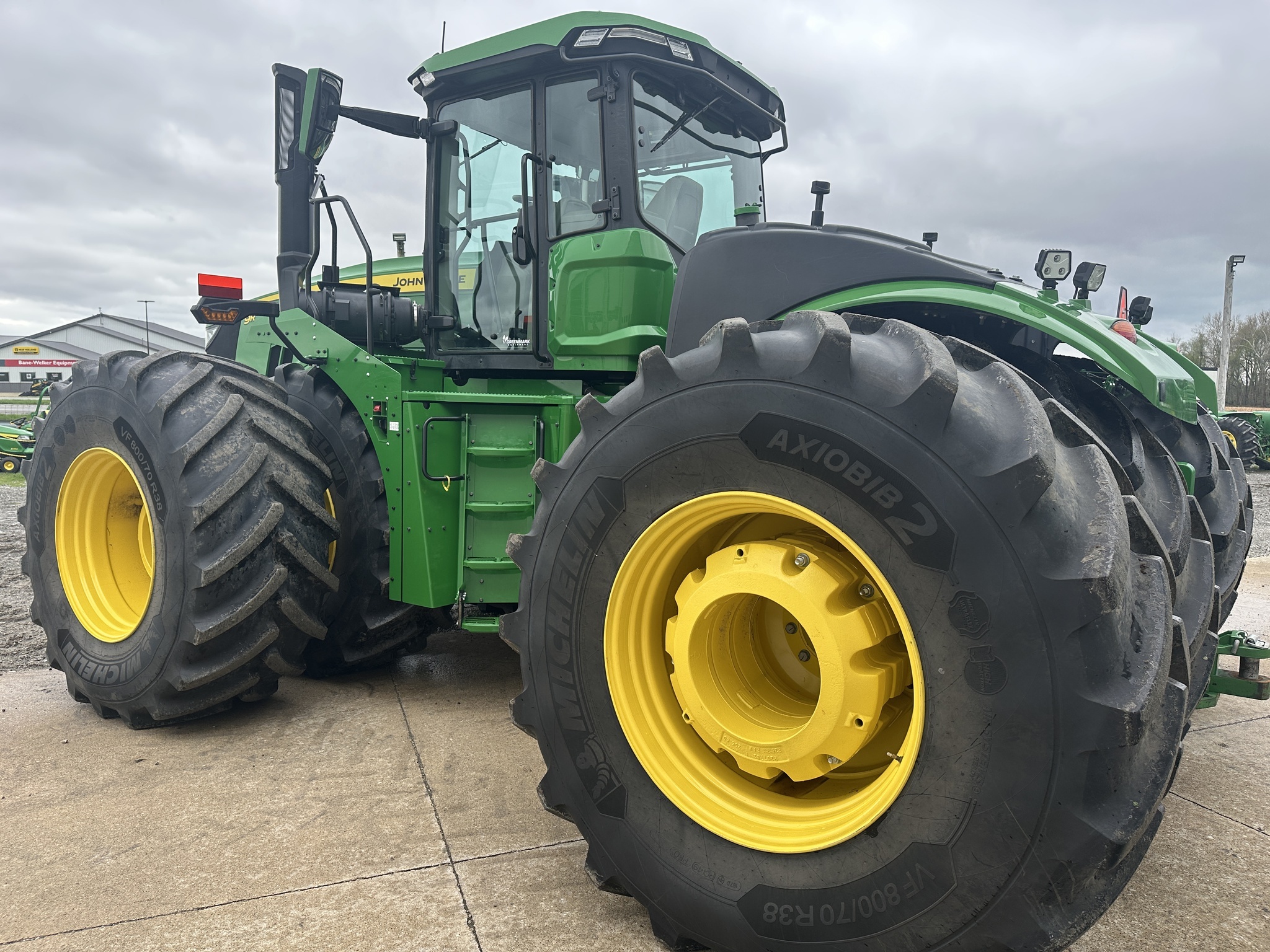 2025 John Deere 9R 590 Tractor