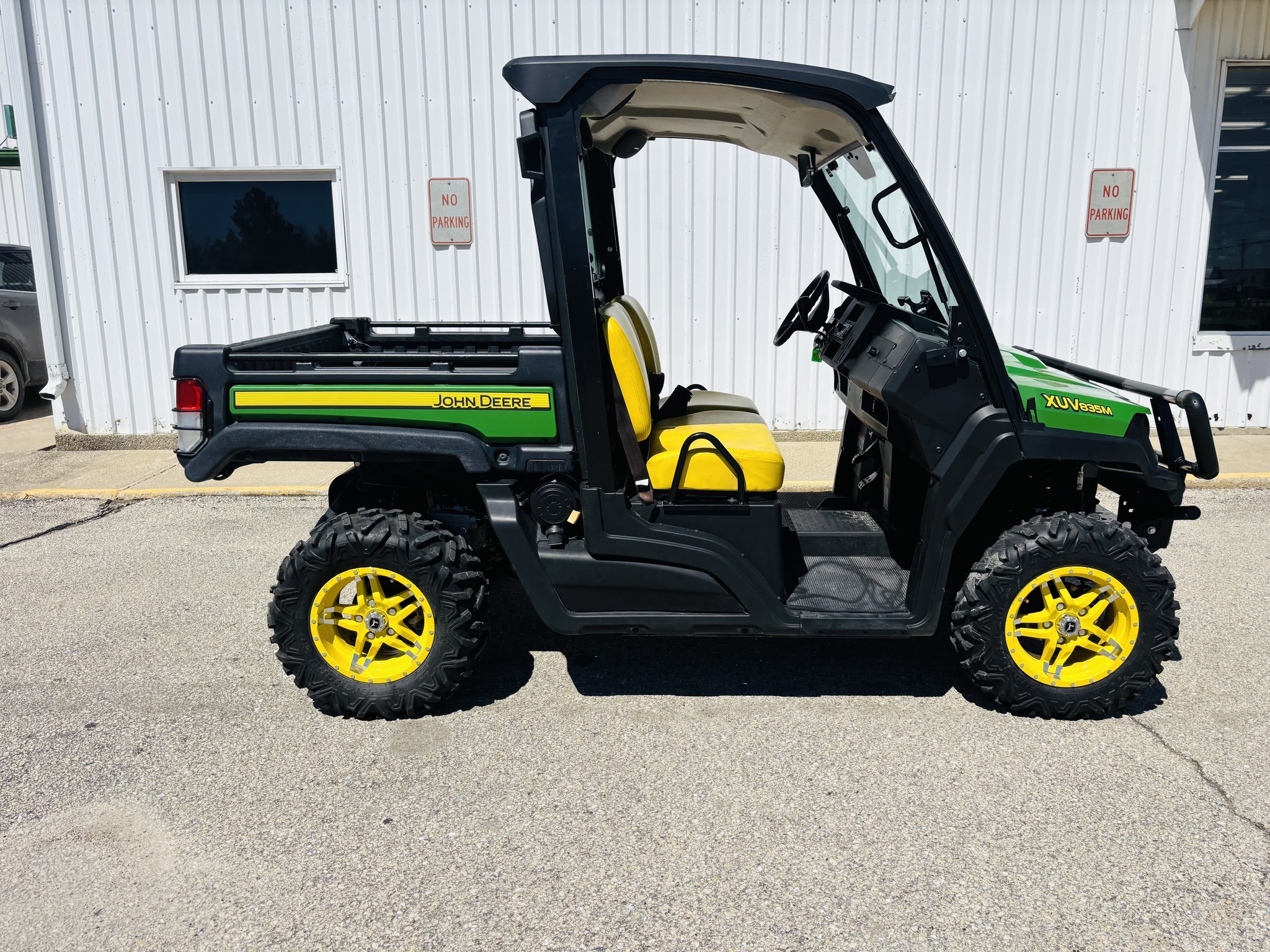 2018 John Deere XUV 835M ATVs and Utility Vehicle