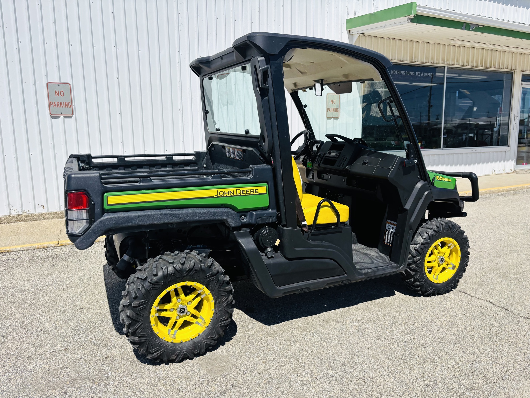 2018 John Deere XUV 835M ATVs and Utility Vehicle
