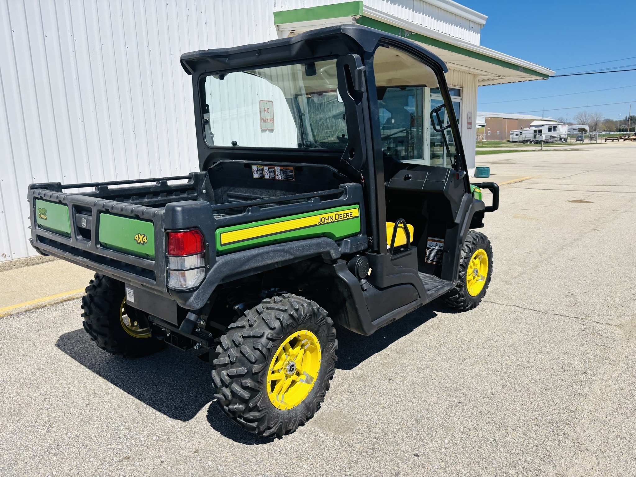 2018 John Deere XUV 835M ATVs and Utility Vehicle