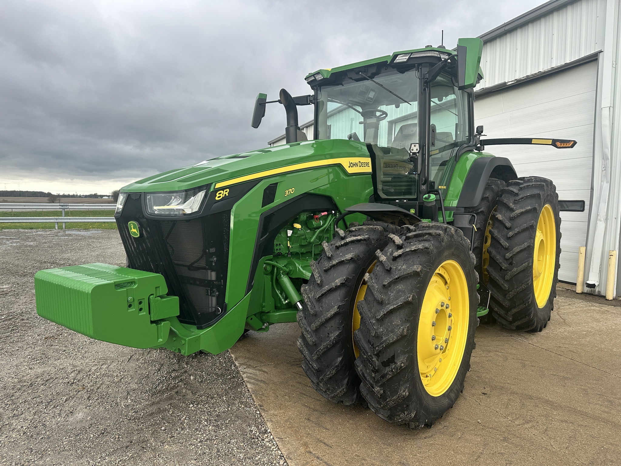 2025 John Deere 8R 370 Tractor