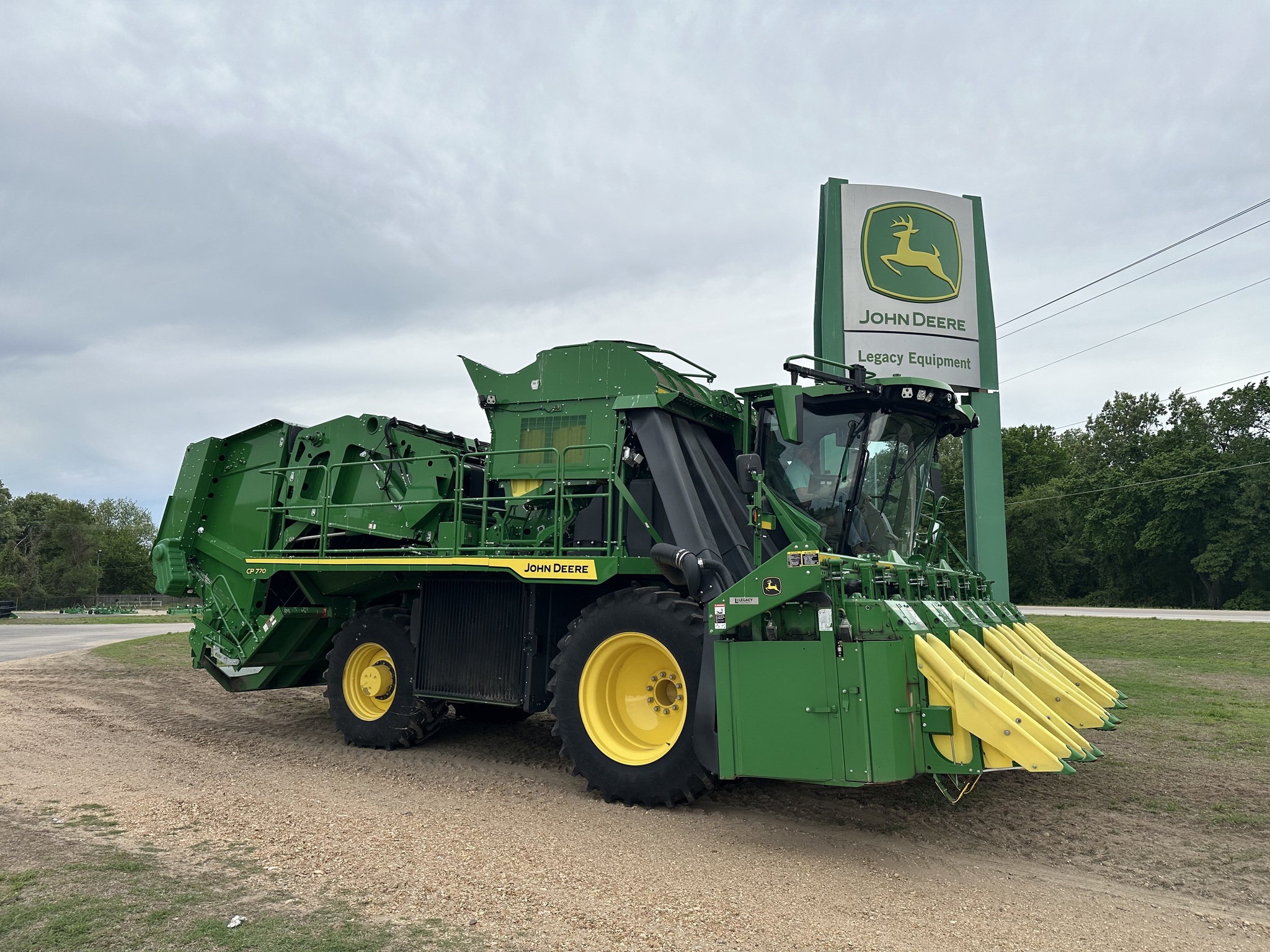2024 John Deere CP770 Cotton Equipment
