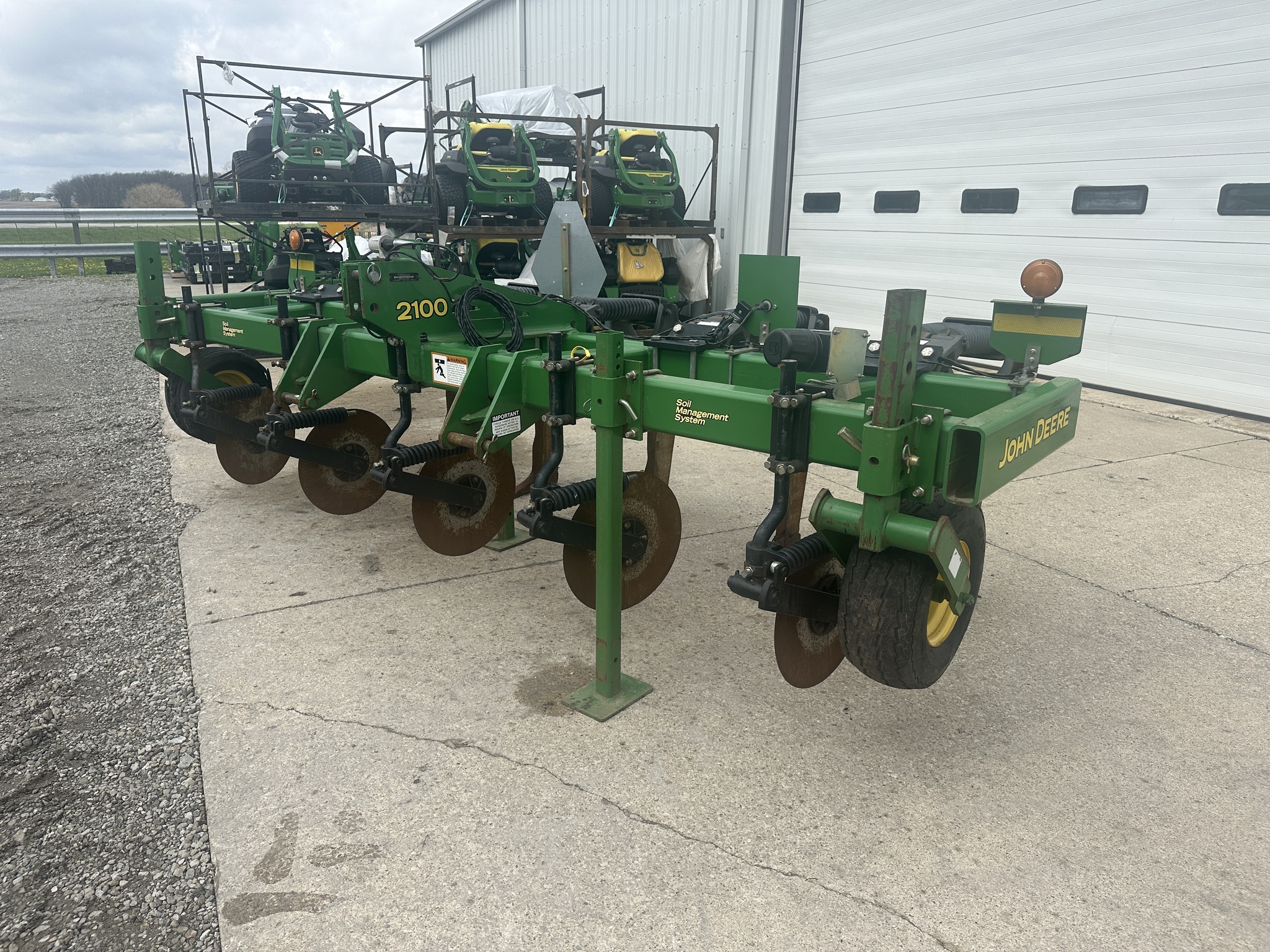 2010 John Deere 2100 In-Line Ripper