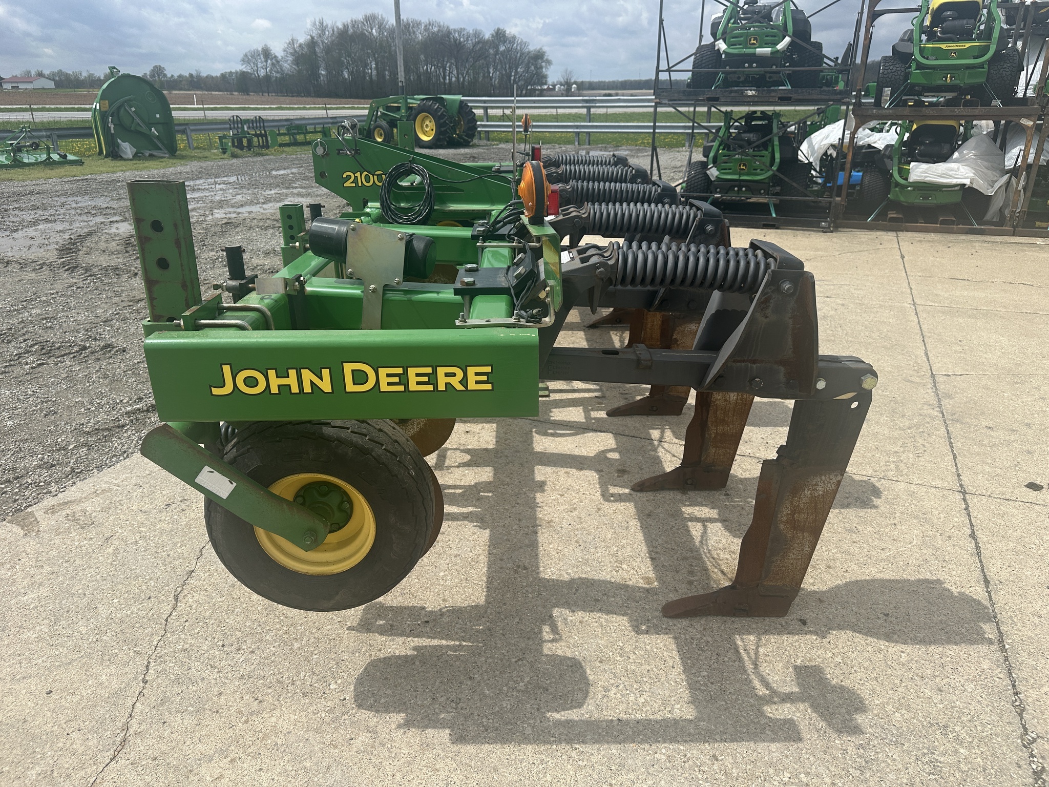 2010 John Deere 2100 In-Line Ripper